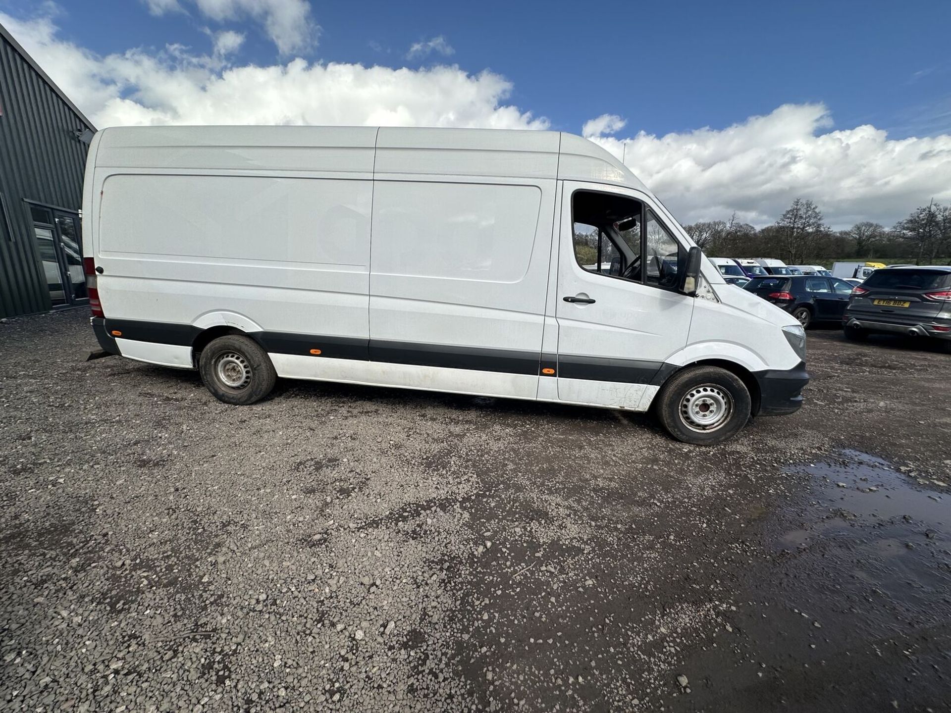 WORKHORSE WONDER: MERCEDES SPRINTER, HIGH ROOF BARGAIN DEAL - Bild 4 aus 15