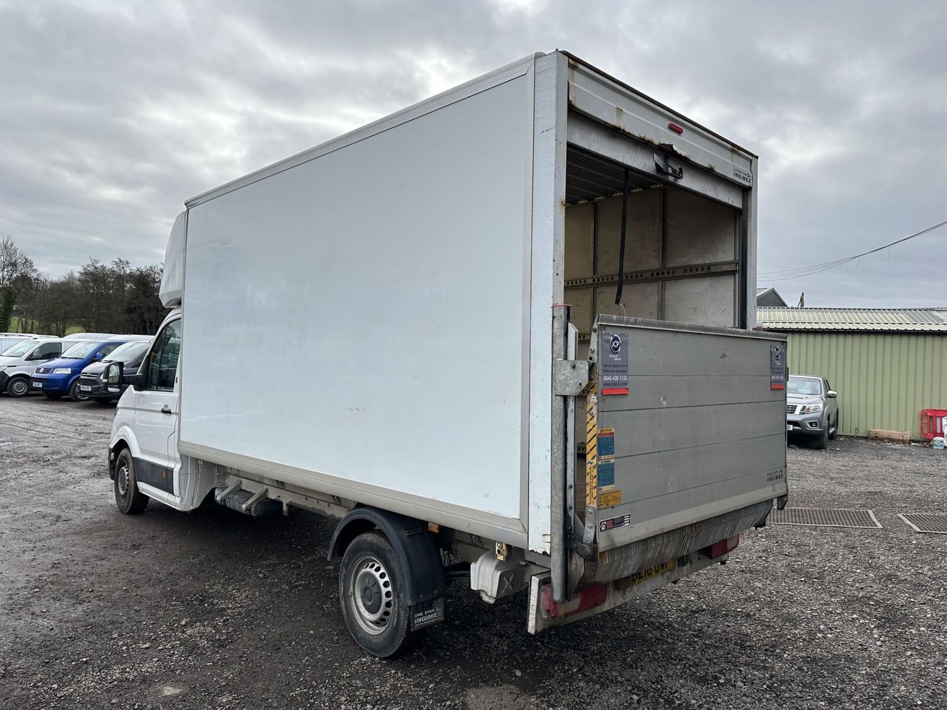 2018 VOLKSWAGEN CRAFTER CR35 LWB: EFFICIENT DIESEL LUTON VAN - Image 4 of 17