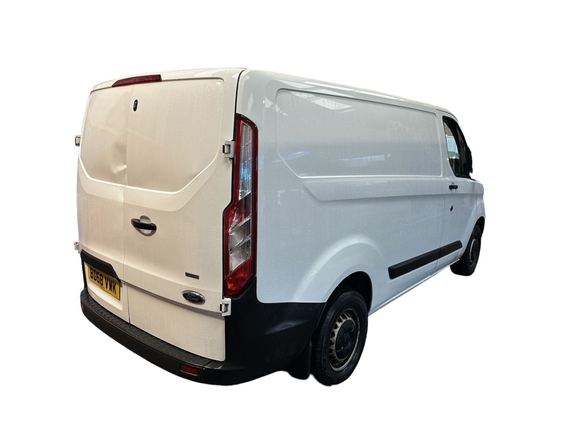 FORD TRANSIT CUSTOM: MILEAGE WITH A STORY, SERVICE WITH A SMILE - Image 3 of 15