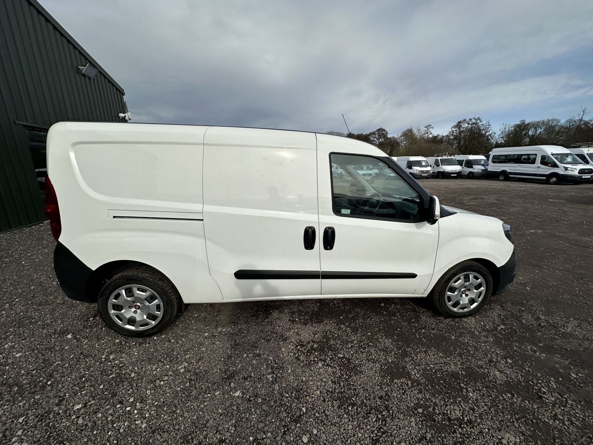 BUDGET WORK VAN: FIAT DOBLO CARGO COMBO MAXI L2 LWB REPAIR >>--NO VAT ON HAMMER--<<