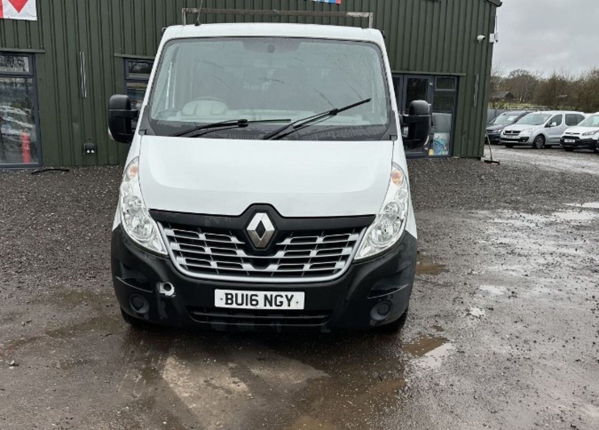 MASTERING WORK: 2016 RENAULT MASTER LWB CREW CAB TIPPER, TIP-TOP CONDITION >>--NO VAT ON HAMMER--<< - Image 2 of 13