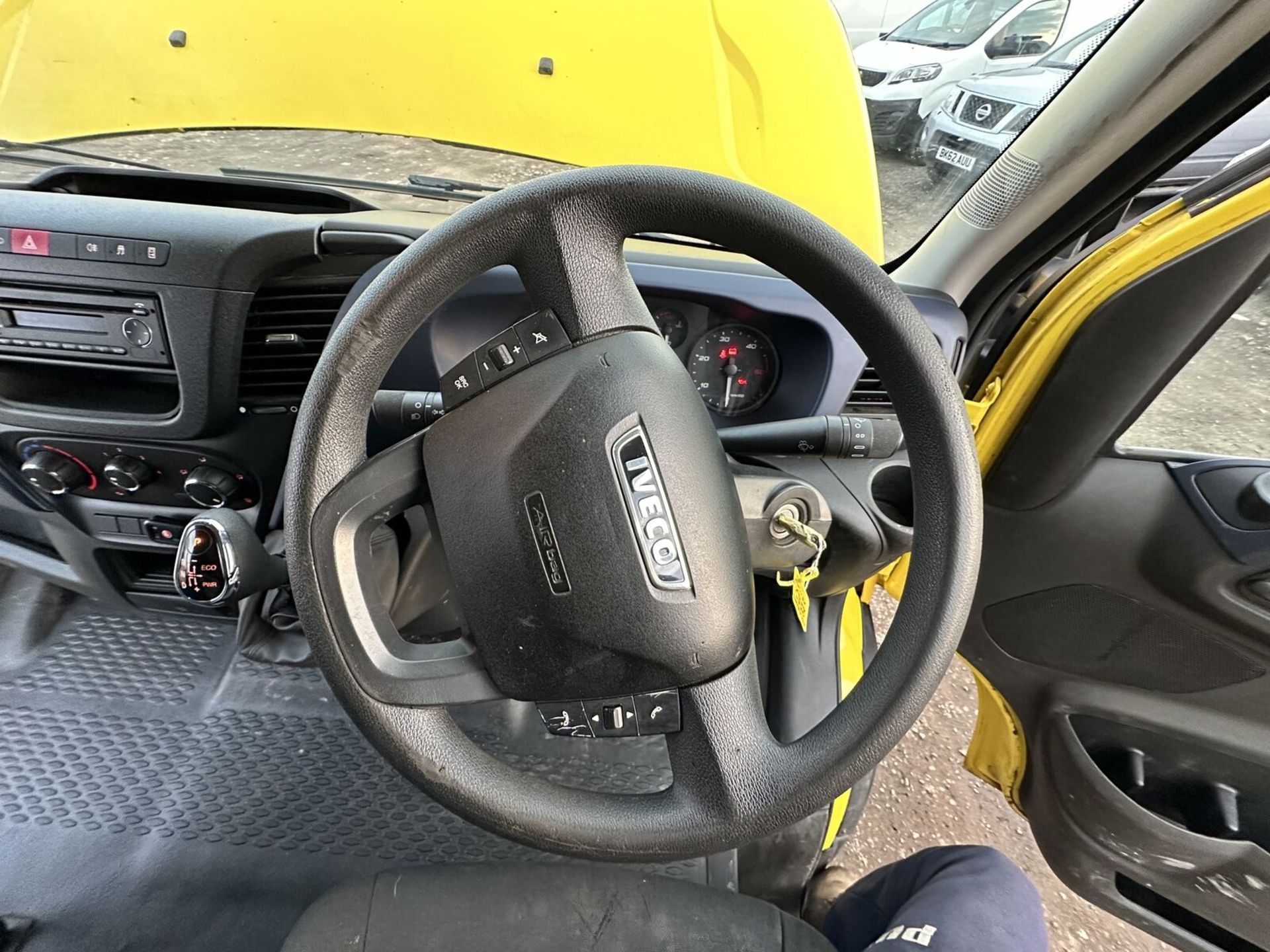 YELLOW LUTON WORKHORSE: 2019 IVECO DAILY 35S12 DIESEL SPARES OR REPAIRS - Image 4 of 15