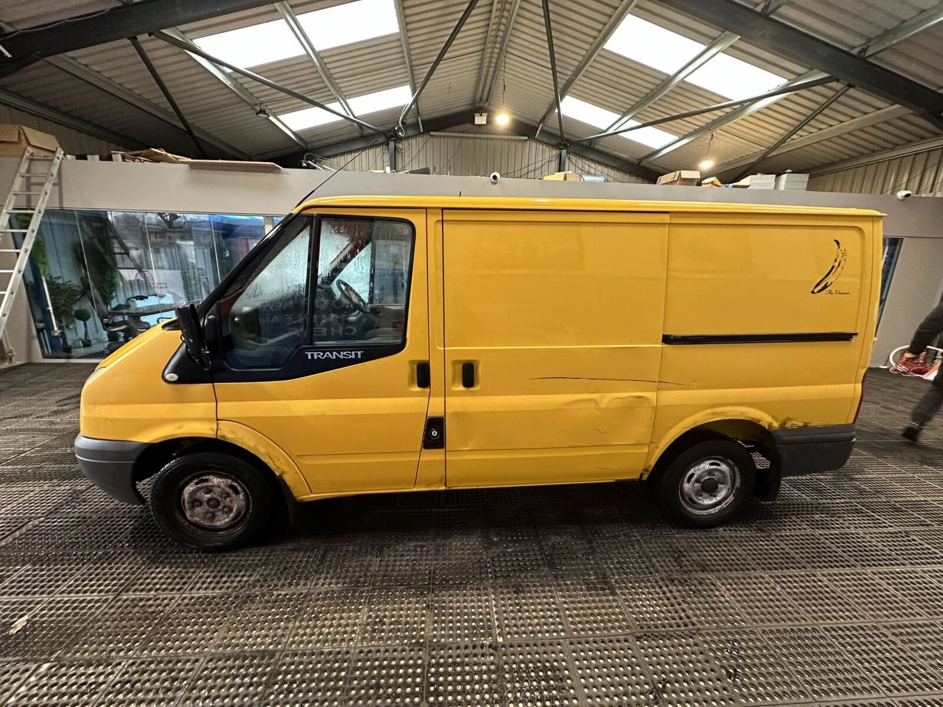 YELLOW JOYRIDE: PANEL/DAY CAMPER VAN, READY TO ROLL >>--NO VAT ON HAMMER--<< - Image 3 of 13