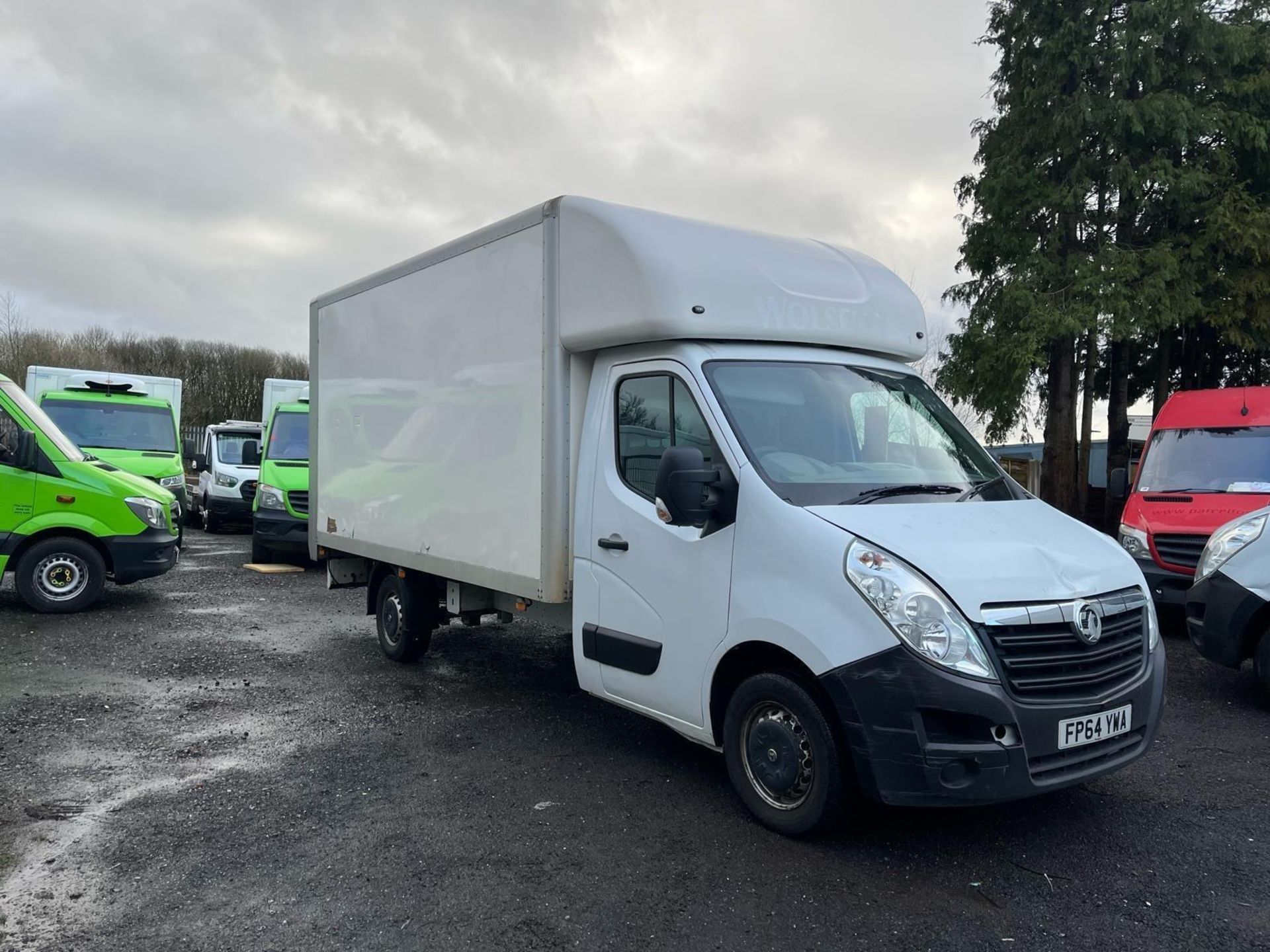 MAXIMIZE YOUR CARGO: 2015 VAUXHALL MOVANO EXTRA LONG LUTON