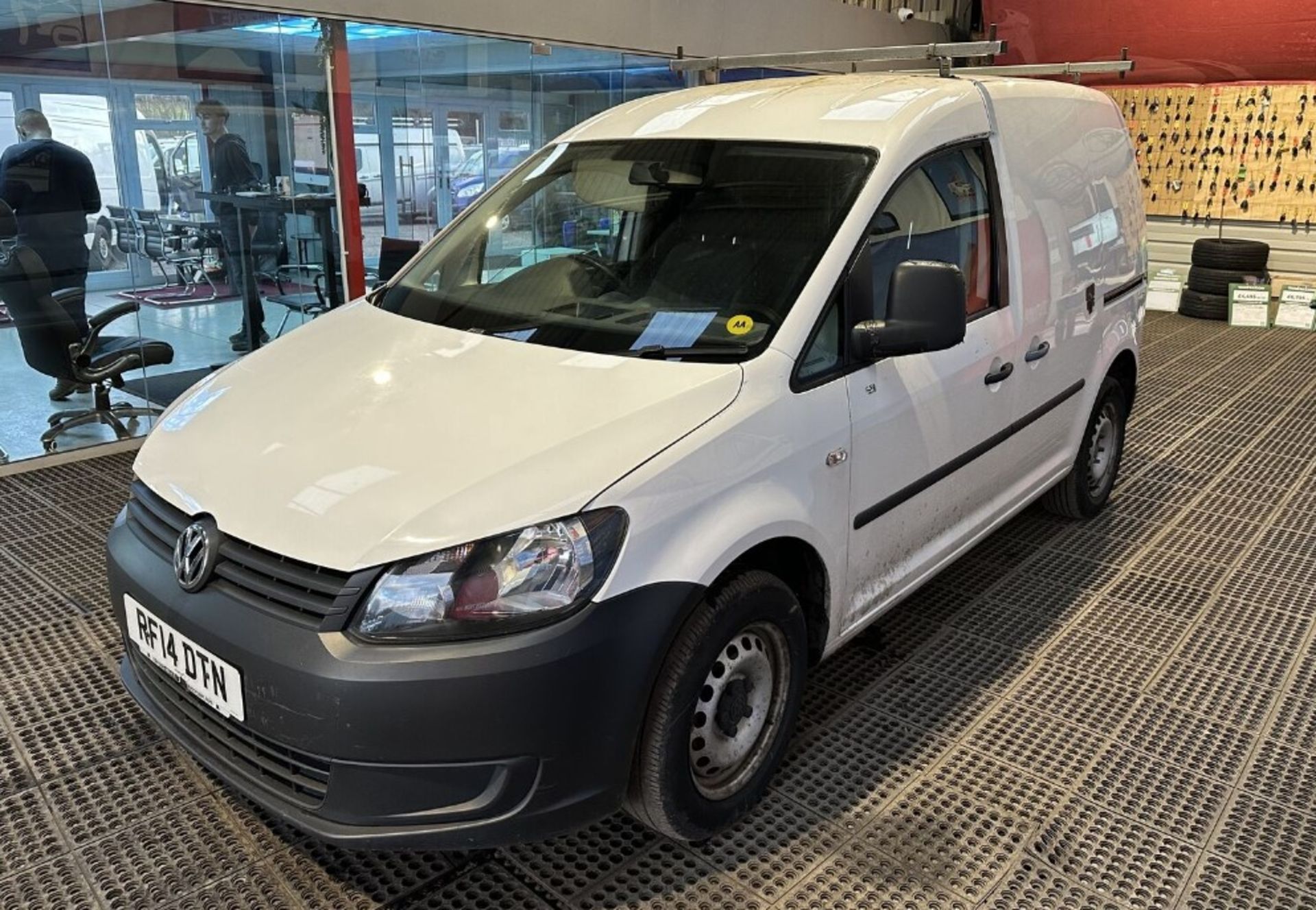 RELIABLE 2014 VW CADDY C20 STARTLINE: MECHANICALLY SOUND PANEL VAN >>--NO VAT ON HAMMER--<<