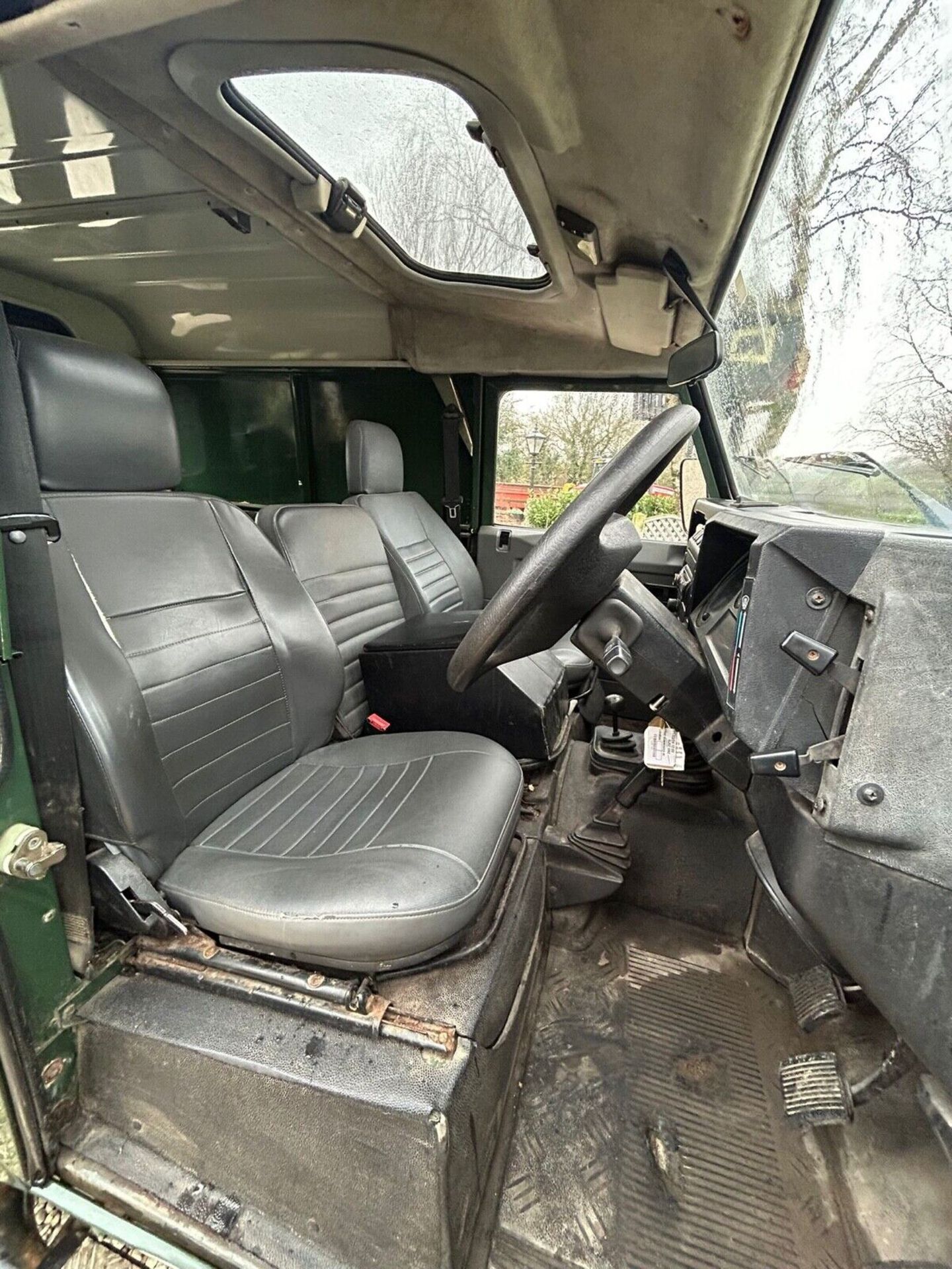 2002 (52 REG) LANDROVER DEFENDER 90 TD5 (NO VAT ON HAMMER) - Image 2 of 6