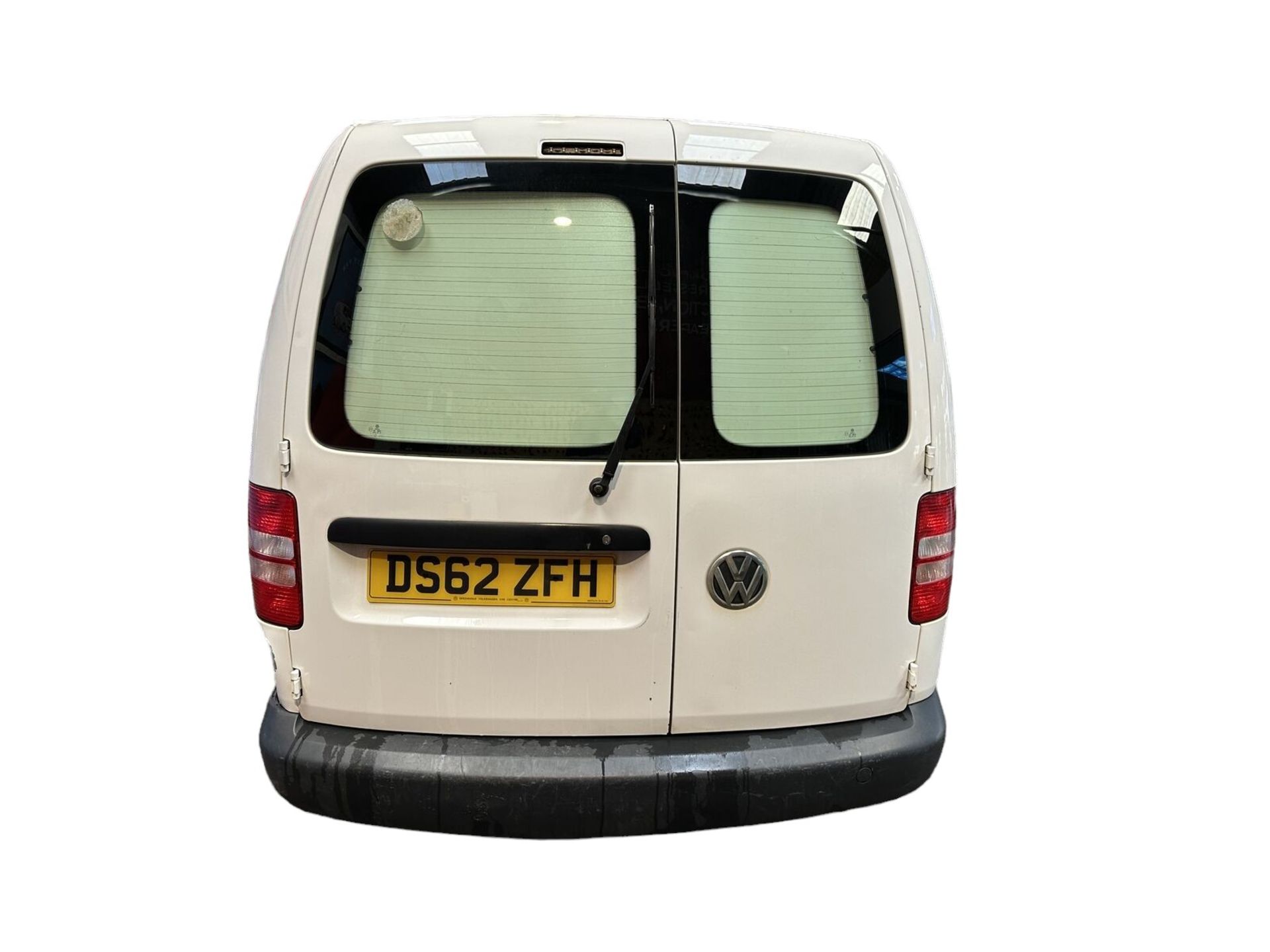 WHITE WONDER: 2013 VW CADDY C20 DIESEL VAN, LONG MOT >>--NO VAT ON HAMMER--<< - Image 3 of 10