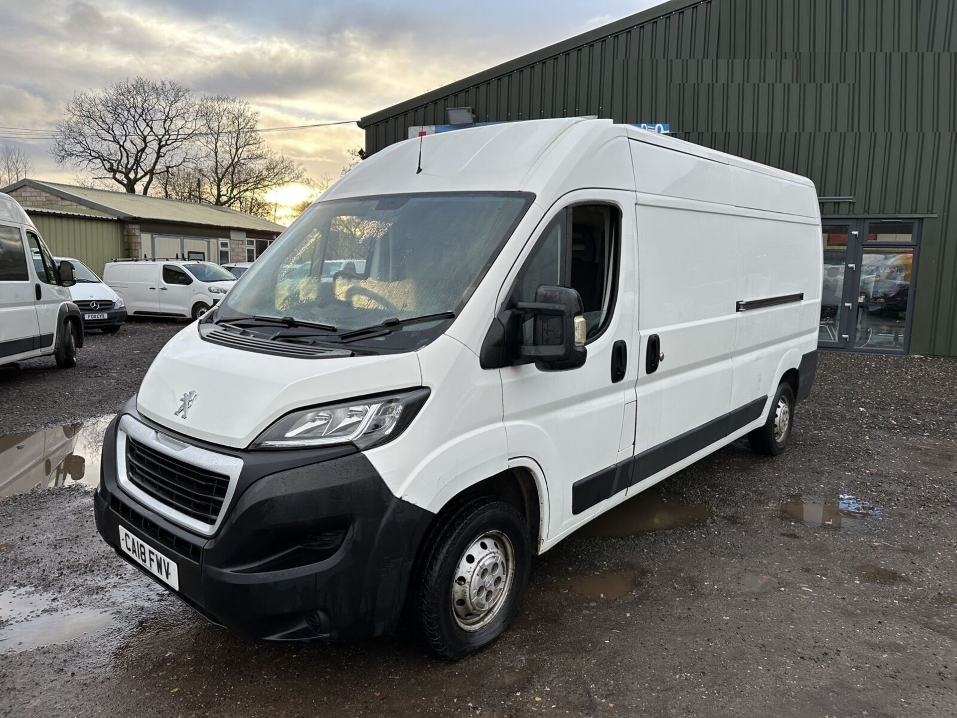 BLUEHDI BARGAIN: 2018 PEUGEOT BOXER RELAY LWB PANEL VAN >>--NO VAT ON HAMMER--<< - Image 2 of 19