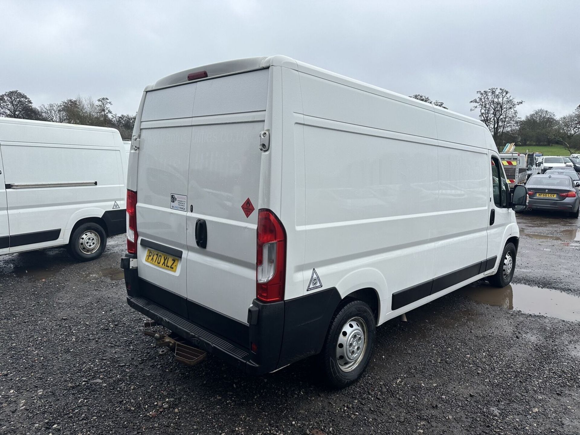 WHITE WONDER: 70 PLATE PEUGEOT BOXER PANEL VAN - Image 3 of 15