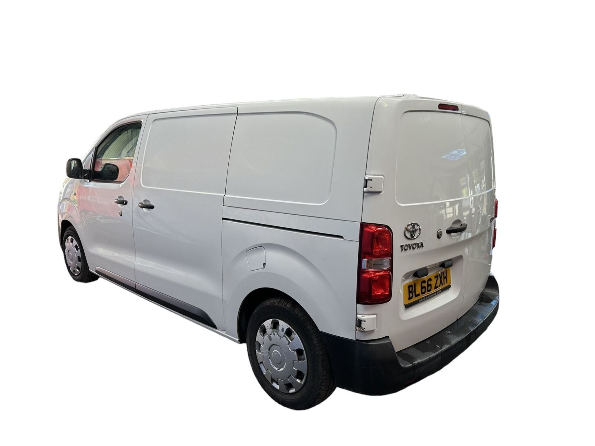 "FUTURE-READY VAN: TOYOTA PROACE DISPATCH EXPERT, EURO 6 >>--NO VAT ON HAMMER--<< - Image 3 of 11