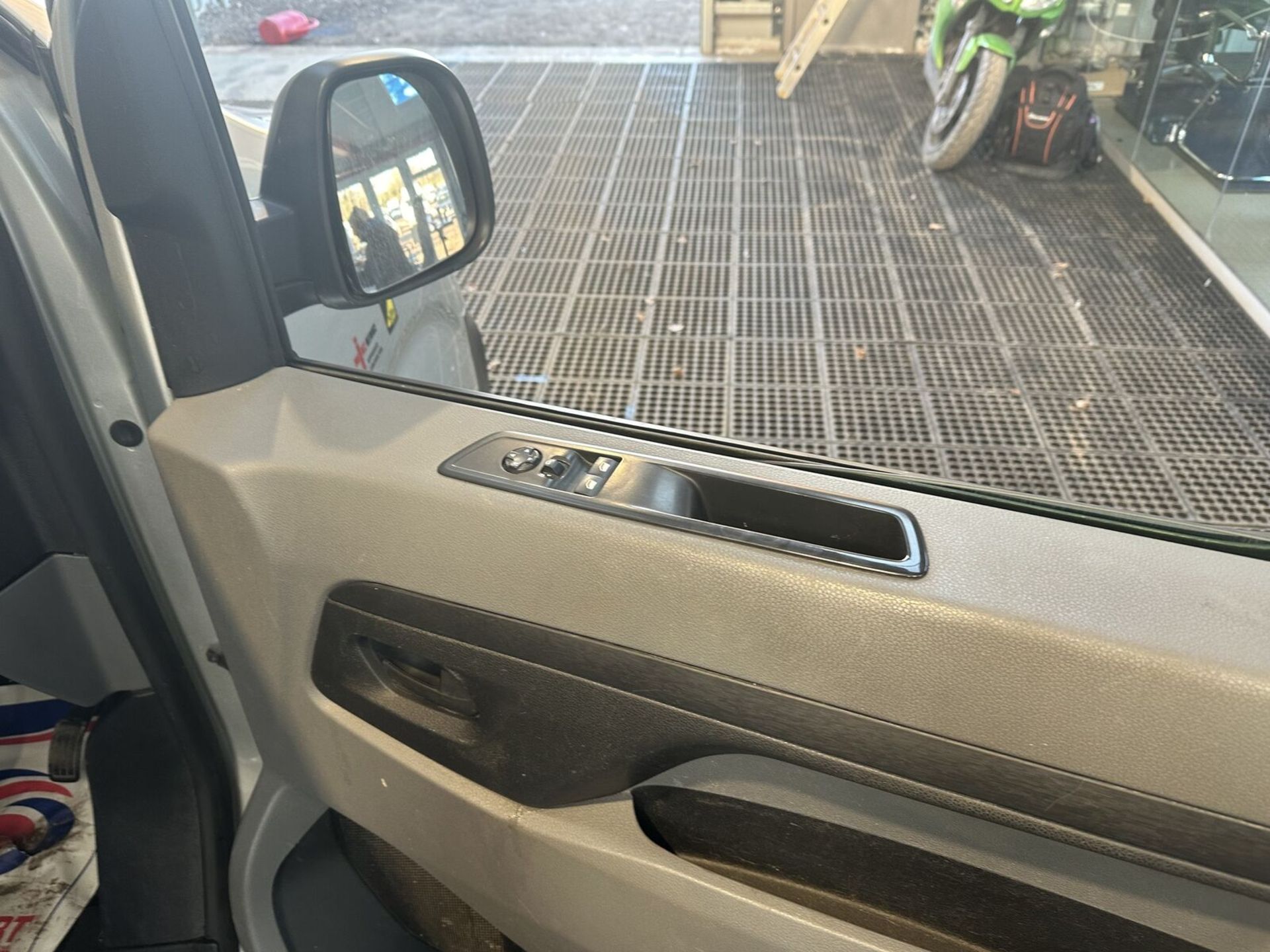 PREMIUM PERFORMANCE: 2019 CITROEN DISPATCH ENTERPRISE - Image 13 of 15