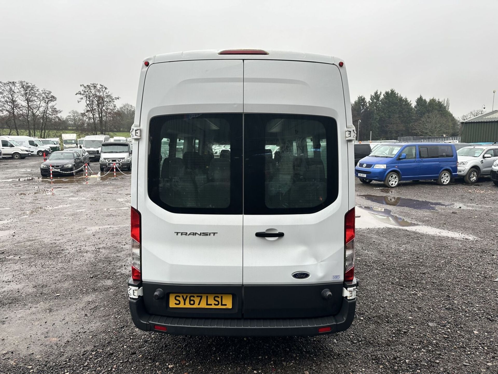 2018 FORD TRANSIT 460 L4 XLWB MINIBUS - LOW MILEAGE, 17 SEATER >>--NO VAT ON HAMMER--<< - Image 11 of 18