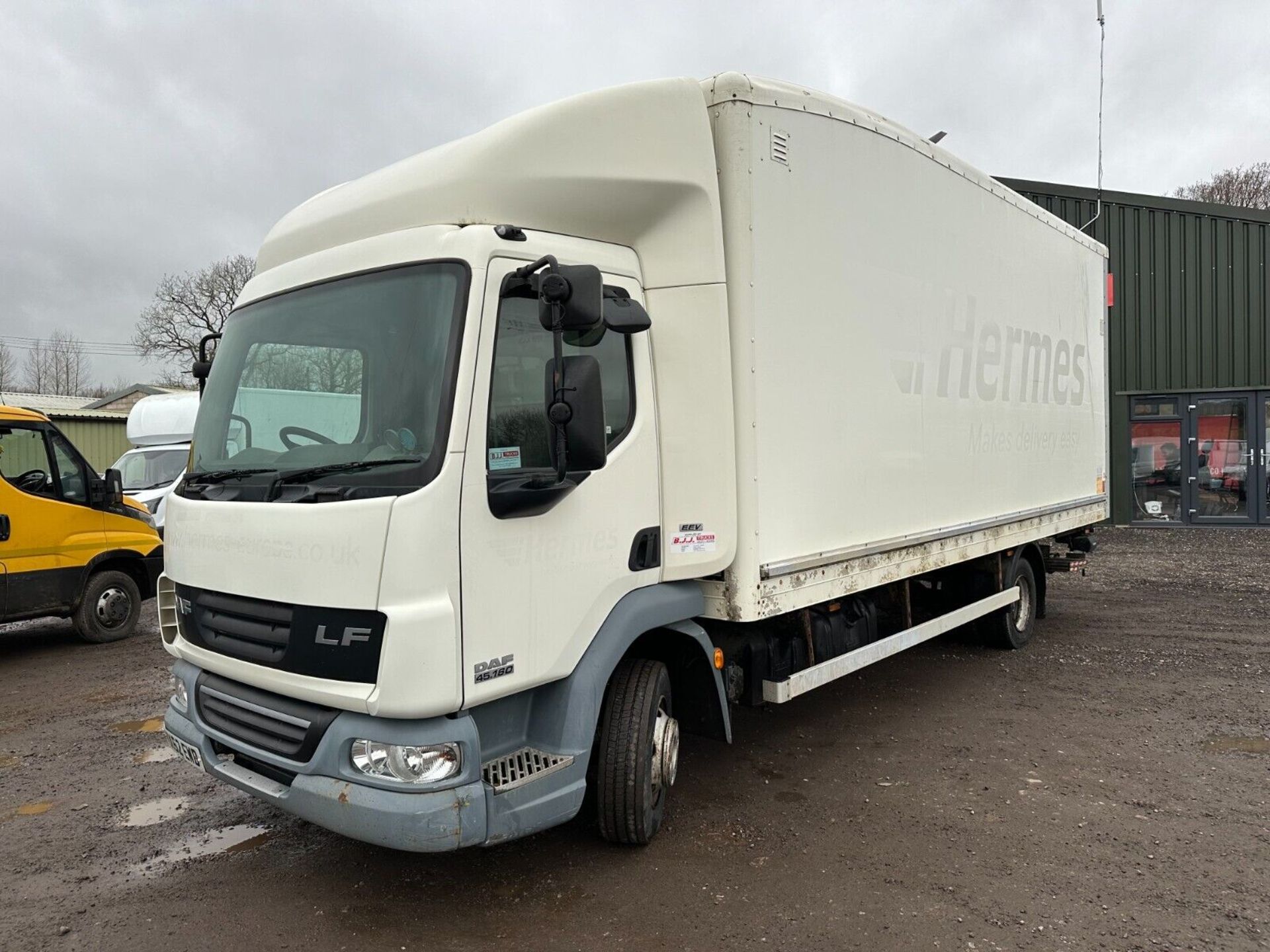 SMOOTH OPERATOR: LF DAF TRUCKS LF 7.5T BOX - AUTOMATIC & RELIABLE >>--NO VAT ON HAMMER--<<