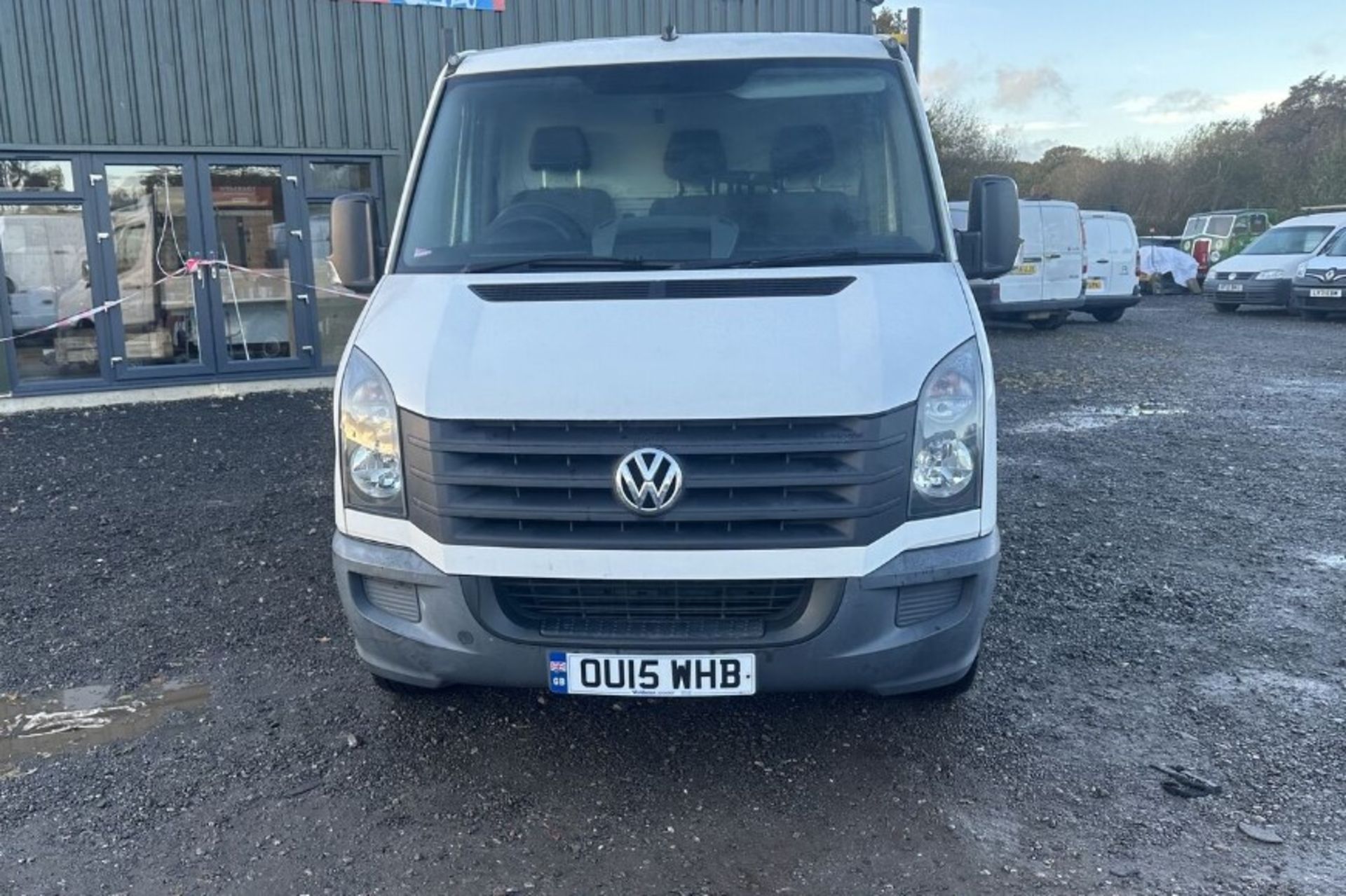 EFFICIENT VW CRAFTER CR35 FLATBED: LOW MILEAGE, PRISTINE CONDITION >>--NO VAT ON HAMMER--<<
