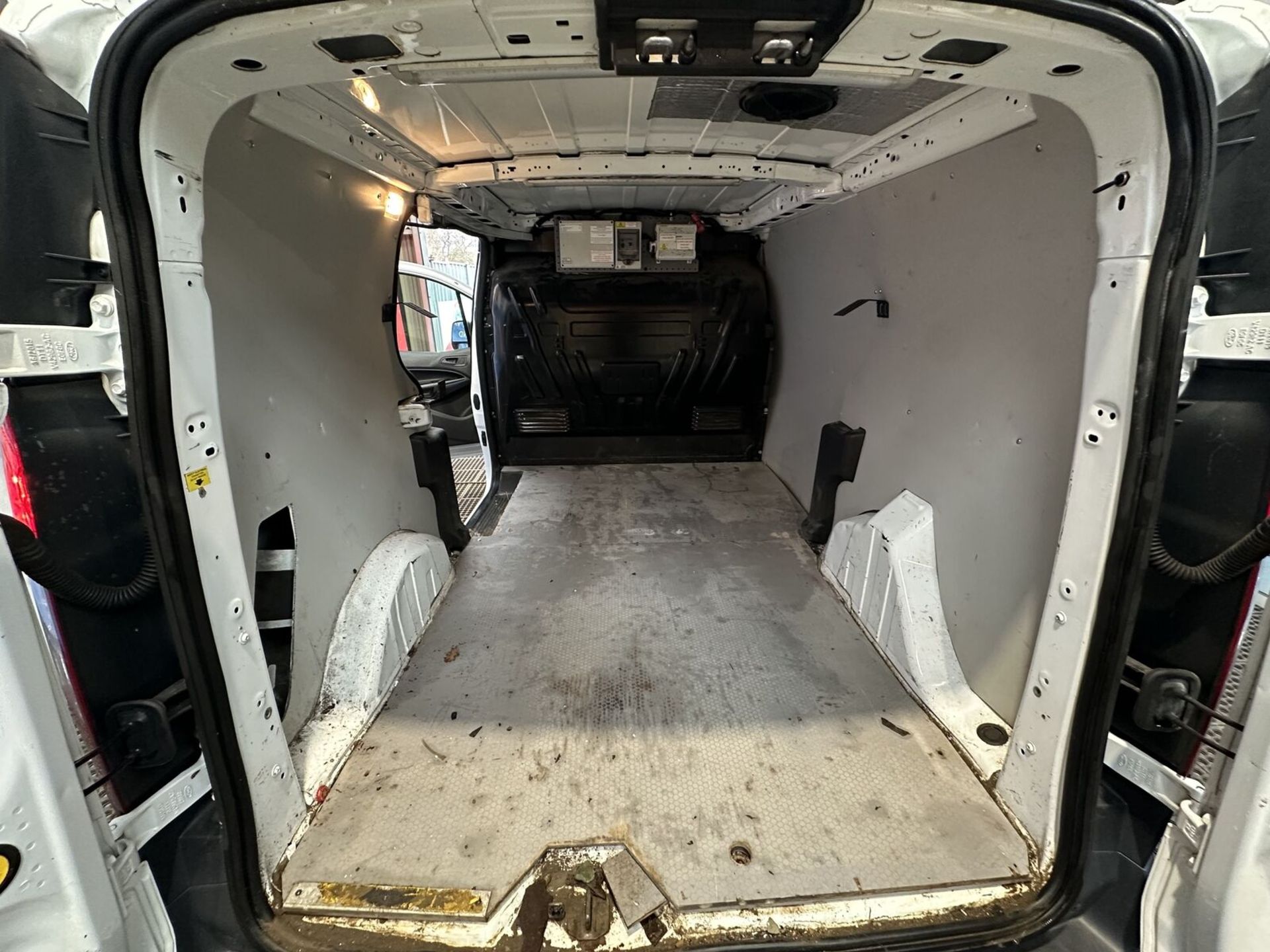 EFFICIENT COMMUTER: 66 PLATE FORD TRANSIT CONNECT EURO 6 >>--NO VAT ON HAMMER--<< - Image 12 of 12