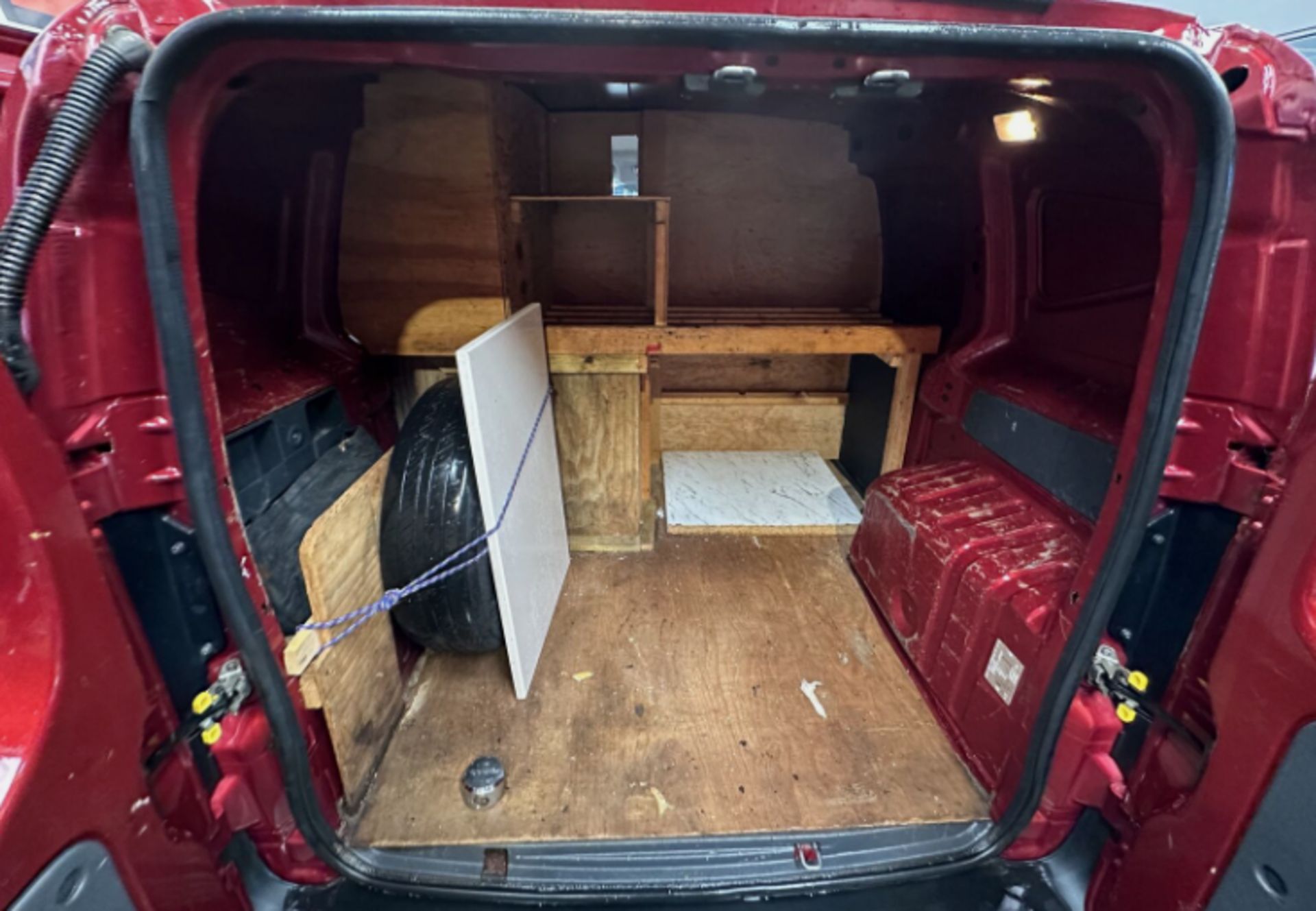 RED ROCKET: FIAT FIORINO BIPPER DIESEL PANEL VAN - Image 6 of 10