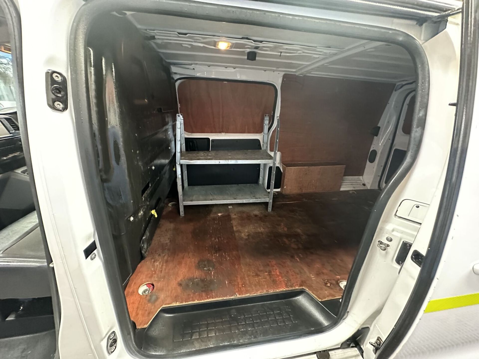 PRACTICAL PERFORMER: WHITE PANEL VAN, A/C, PARKING SENSORS - Image 13 of 15