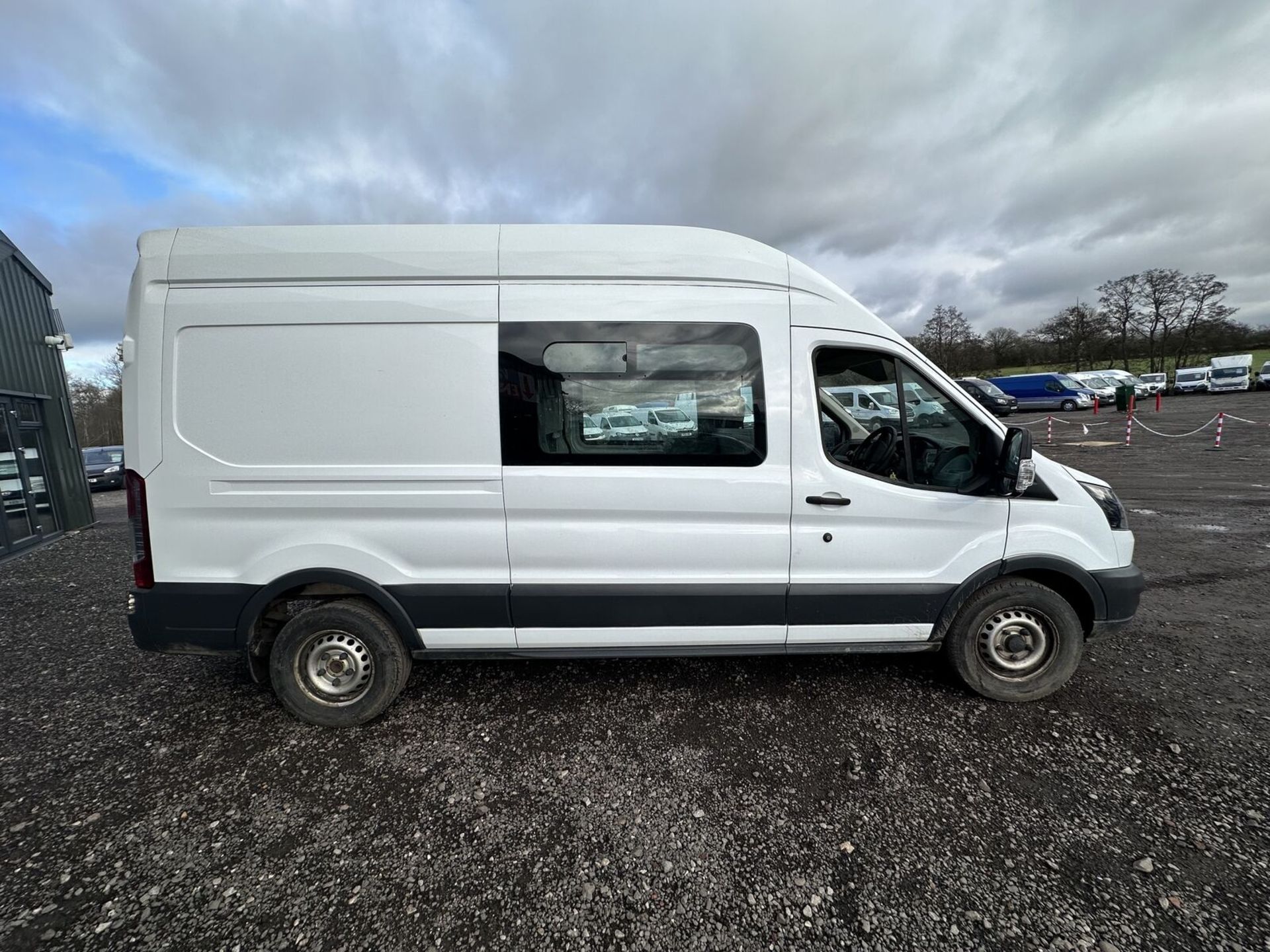 UPLIFT YOUR JOURNEYS: 2018 FORD TRANSIT 350 L3 H3 CAMPER >>--NO VAT ON HAMMER--<< - Image 4 of 20