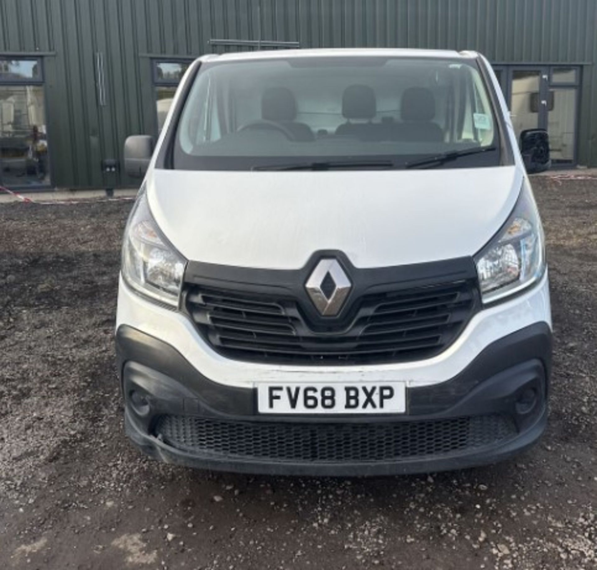 WHITE WONDER: 68 PLATE RENAULT TRAFIC EURO 6 VAN >>--NO VAT ON HAMMER--<< - Image 3 of 20