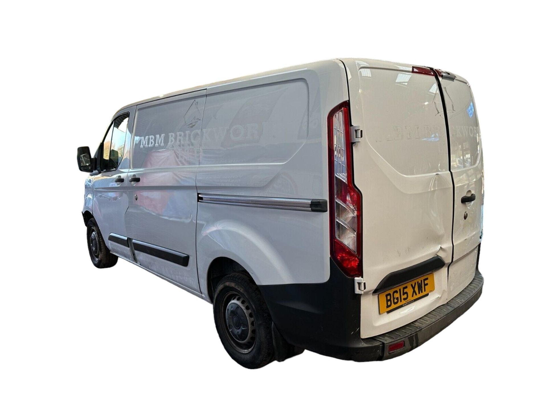 SMOOTH OPERATOR: 2015 FORD TRANSIT CUSTOM 270 L1 FWD VAN >>--NO VAT ON HAMMER--<< - Image 3 of 15