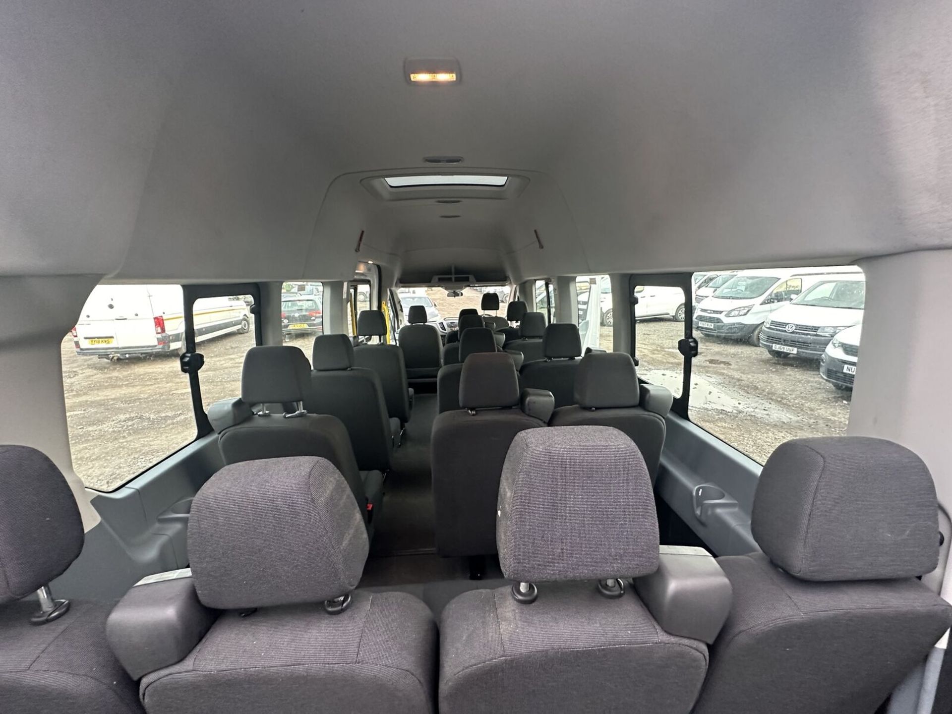 EXCEPTIONAL VALUE: 17-SEATER FORD TRANSIT 460 L4 MINIBUS DIESEL H3 - Image 11 of 13