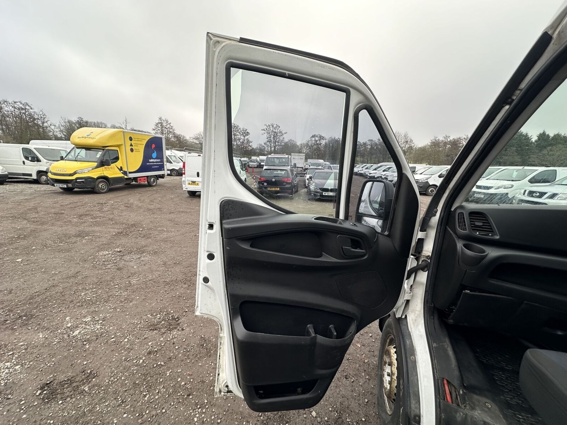 TURBO TROUBLE: 2018 IVECO DAILY HIGH ROOF VAN - ULEZ EURO 6 DEAL - Image 8 of 18