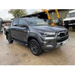 2023 TOYOTA HILUX INVINCIBLE X