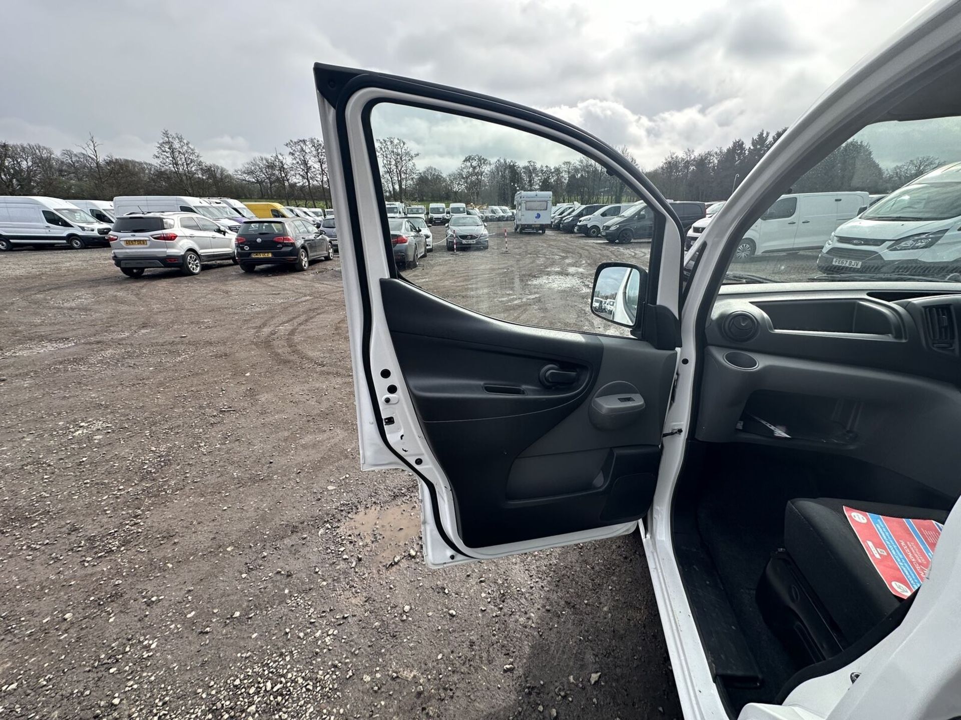 FIXER-UPPER ALERT: 2018 NISSAN NV200 ACENTA, ULEZ COMPLIANT, SPARES OR REPAIRS - Image 8 of 11