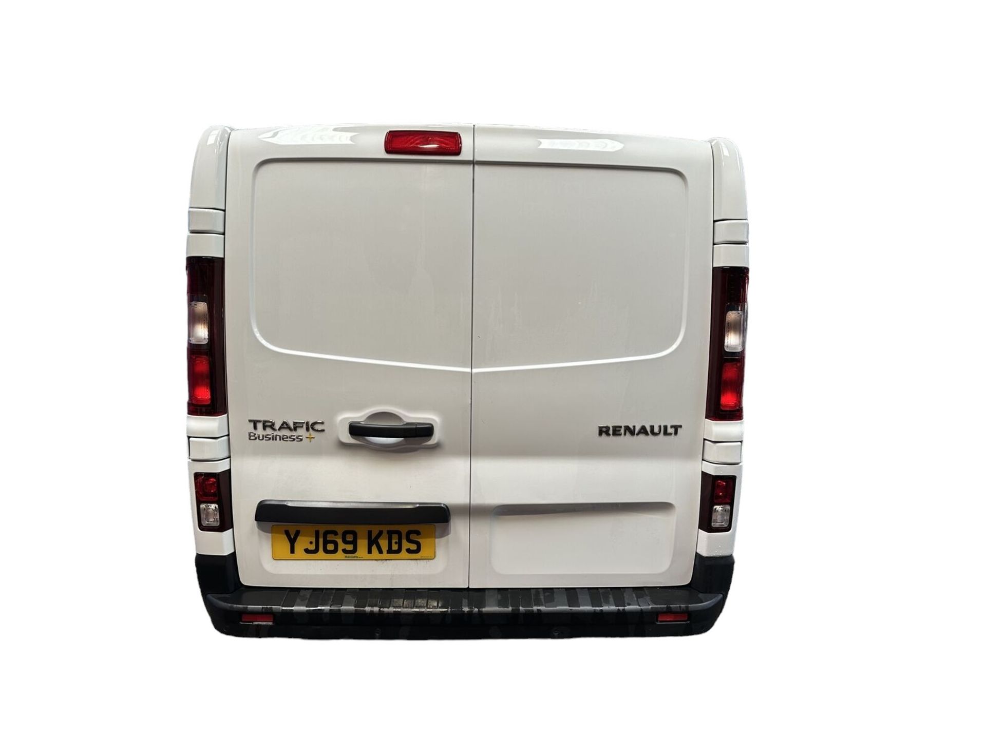 EFFICIENT TRAVELER: RENAULT TRAFIC VIVARO SWB PANEL VAN - Image 8 of 14