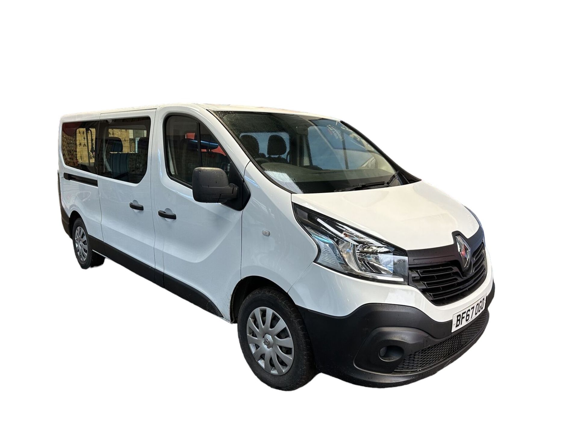 LUXURY ON WHEELS: 67 PLATE RENAULT TRAFIC MINIBUS 9 SEATER >>--NO VAT ON HAMMER--<<