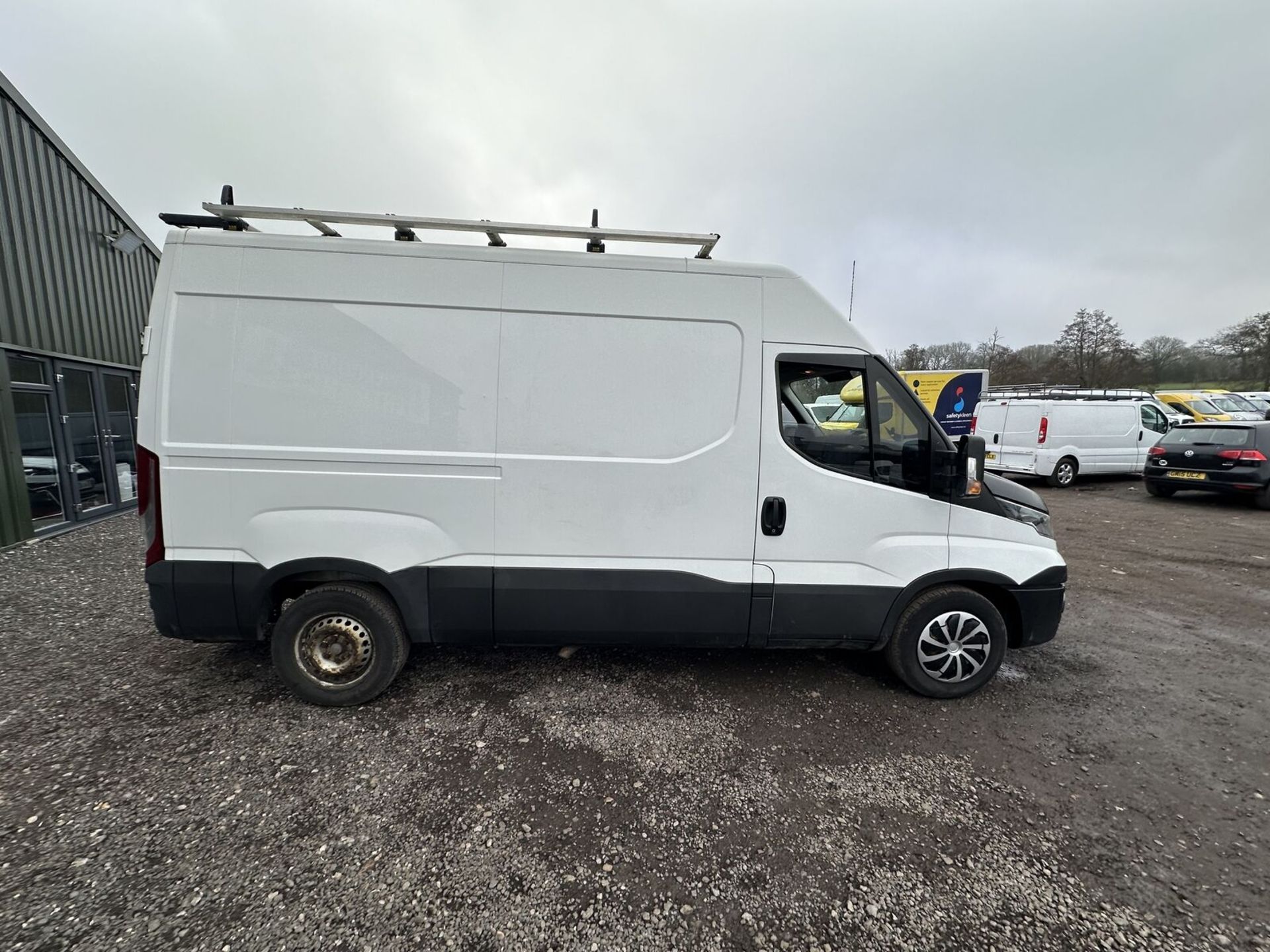 TURBO TROUBLE: 2018 IVECO DAILY HIGH ROOF VAN - ULEZ EURO 6 DEAL - Bild 6 aus 18