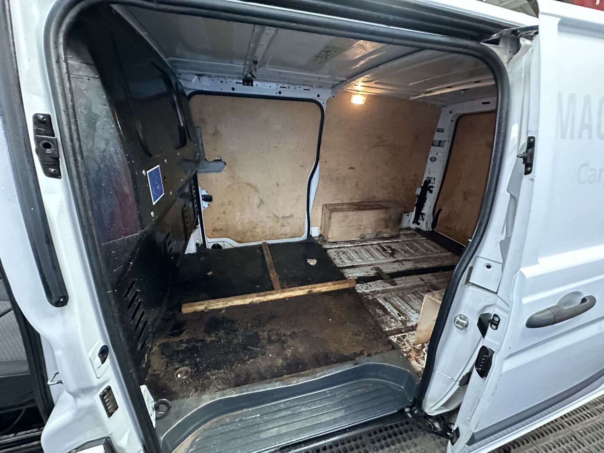 VAN VERSATILITY: '64 MERCEDES VITO 113 - TWIN SIDE DOORS DELIGHT - Image 10 of 13