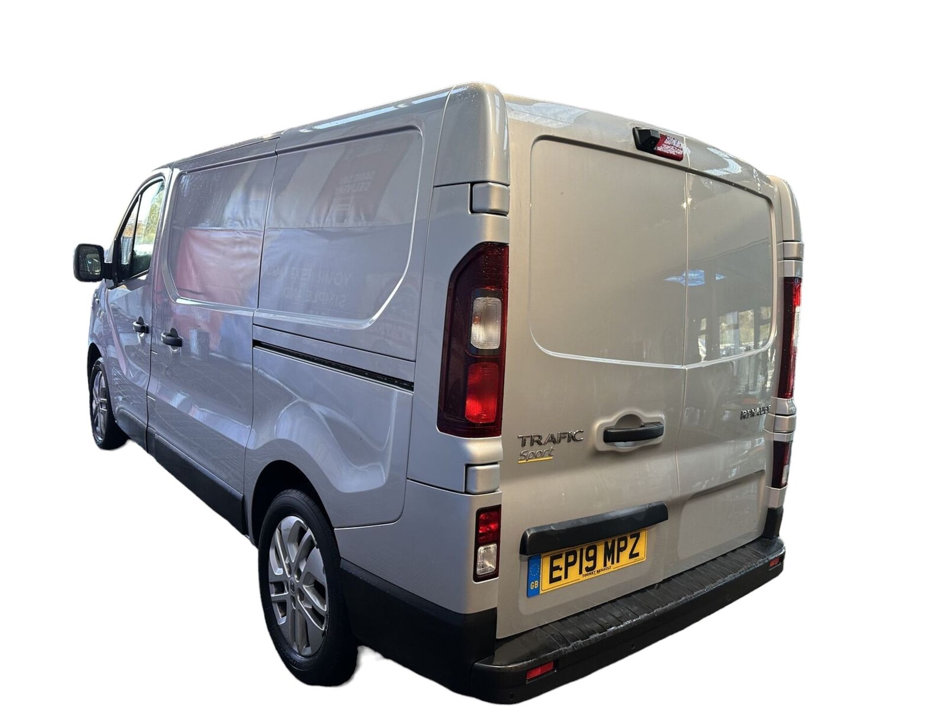 SILVER STREAK: 2019 RENAULT TRAFIC SPORT NAV ULEZ VAN >>--NO VAT ON HAMMER--<< - Image 11 of 15