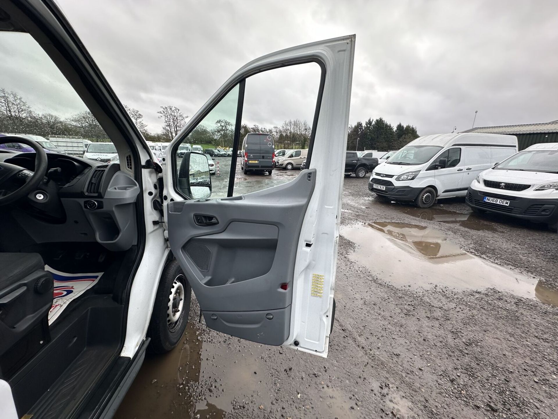 RELIABLE RUNABOUT: 2016 FORD TRANSIT 350 LWB, DIY REPAIR >>--NO VAT ON HAMMER--<< - Image 8 of 15