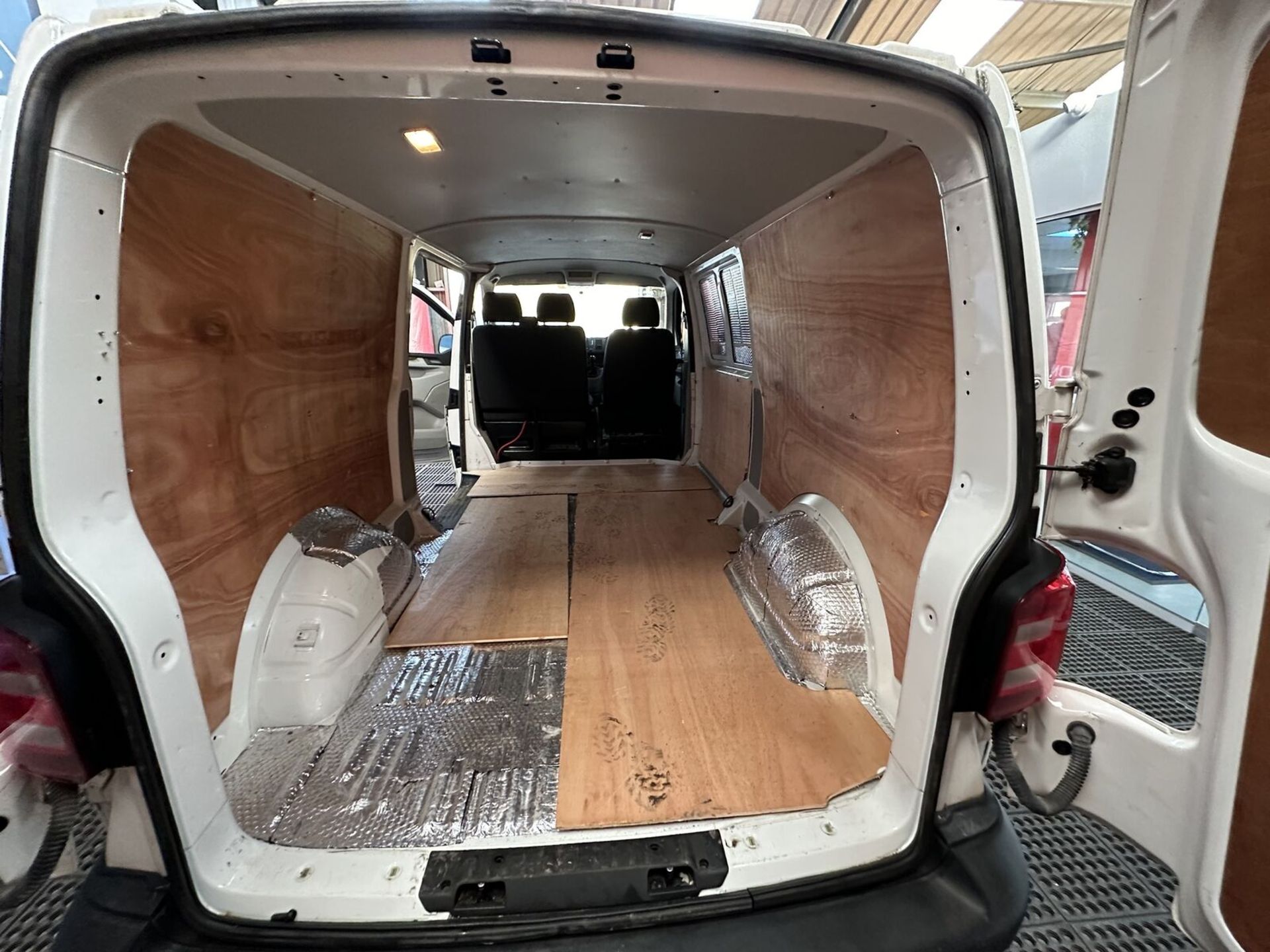 MODERN MOBILITY: 69 PLATE VW TRANSPORTER EURO 6 VAN >>--NO VAT ON HAMMER--<< - Image 15 of 15