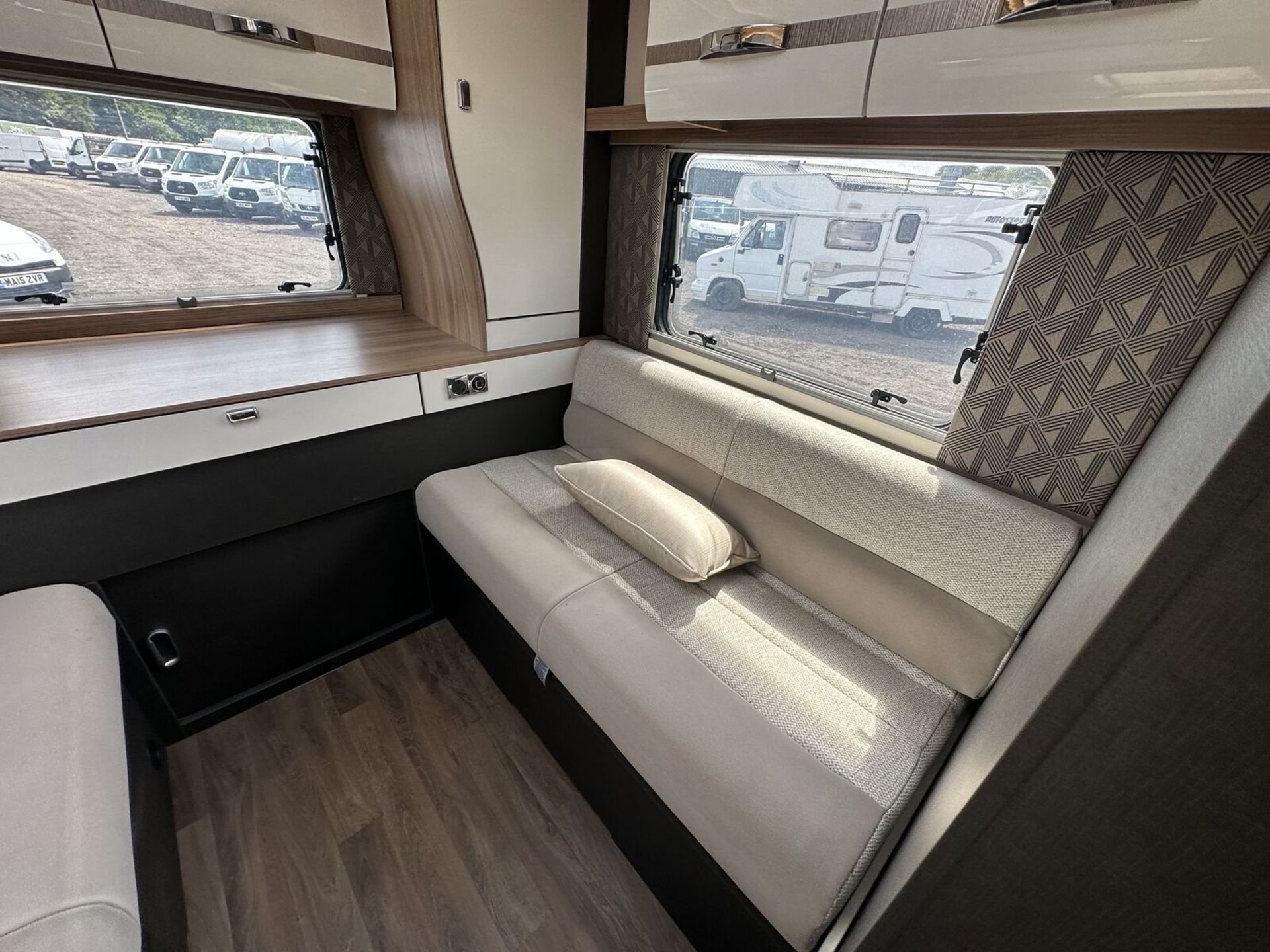 COMFORT CRUSADER: FIAT DUCATO SWIFT ESCAPE 674 WITH LUXURIOUS FEATURES - Image 15 of 18