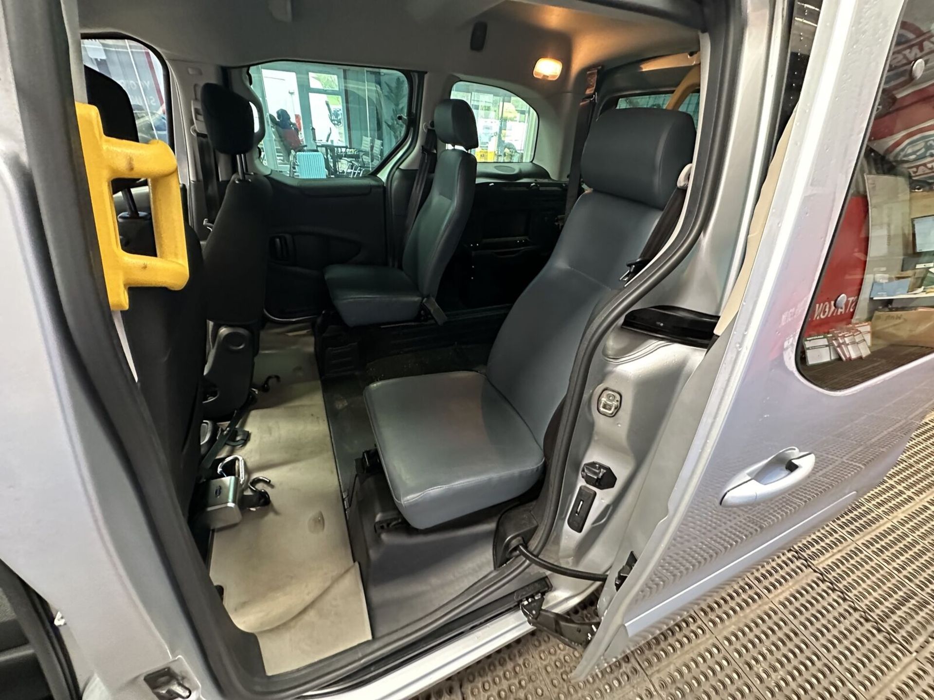 ACCESSIBLE ADVENTURE: 2018 PEUGEOT PARTNER BERLINGO CREW CAB RAMP VAN - Image 9 of 10