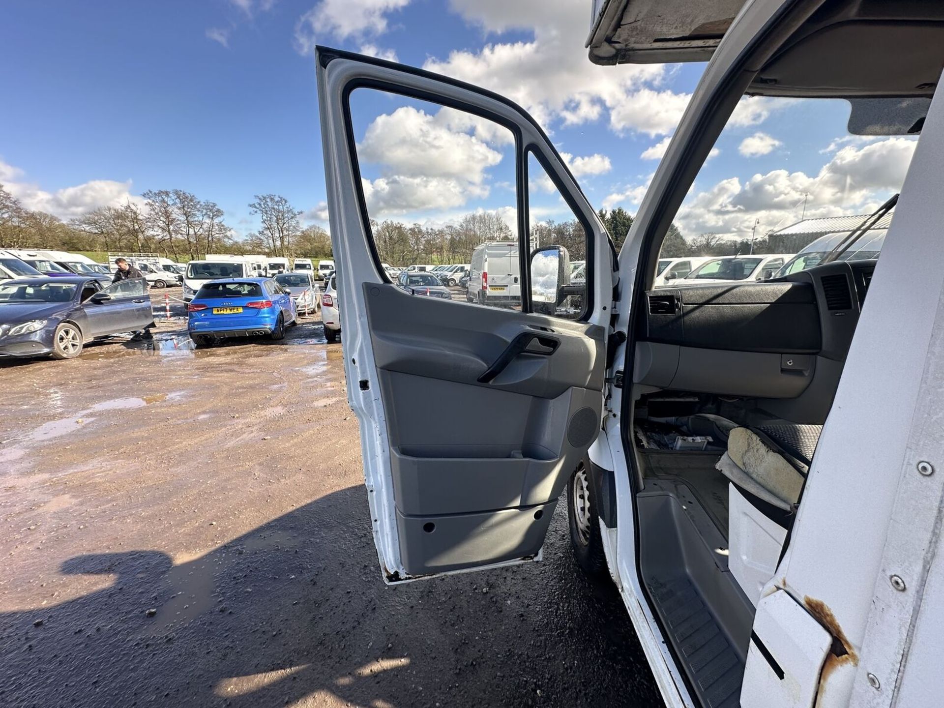 SPACIOUS SPRINTER: LOW MILEAGE LWB BOX WITH REMOVAL-READY SHUTTER - Image 6 of 12