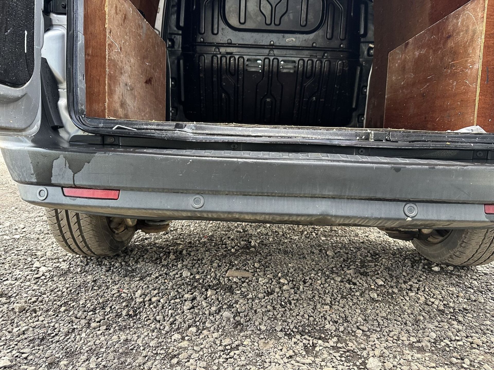 SILVER LINING: VAUXHALL COMBO VAN, SPARES OR REPAIRS >>--NO VAT ON HAMMER--<< - Image 17 of 18