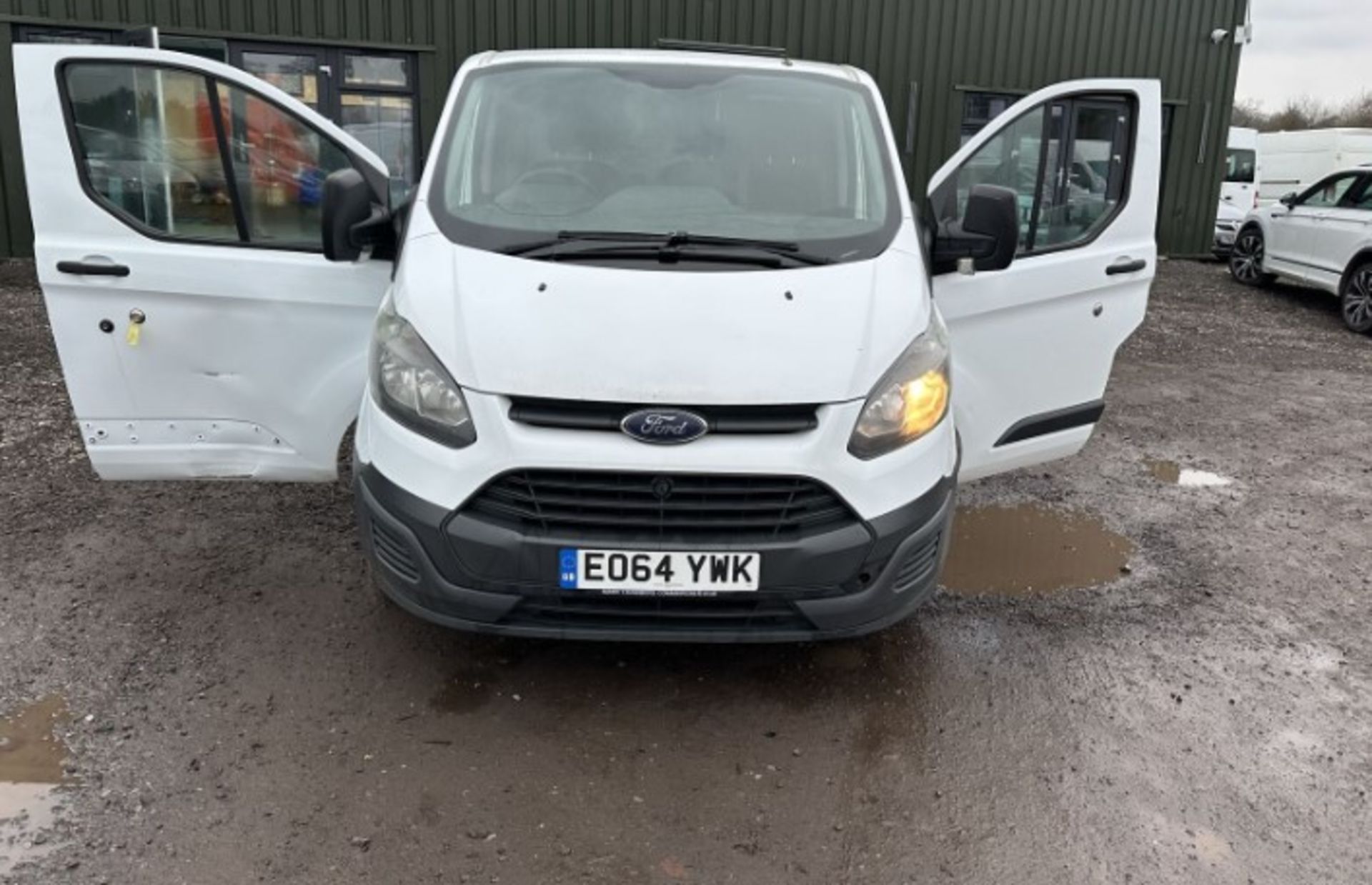 64 PLATE FORD TRANSIT CUSTOM: PROJECT VAN, SPARES OR REPAIRS >>--NO VAT ON HAMMER--<<