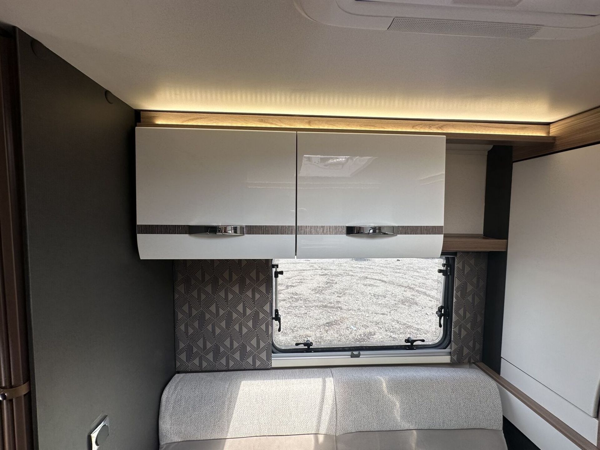 COMFORT CRUSADER: FIAT DUCATO SWIFT ESCAPE 674 WITH LUXURIOUS FEATURES - Image 12 of 18