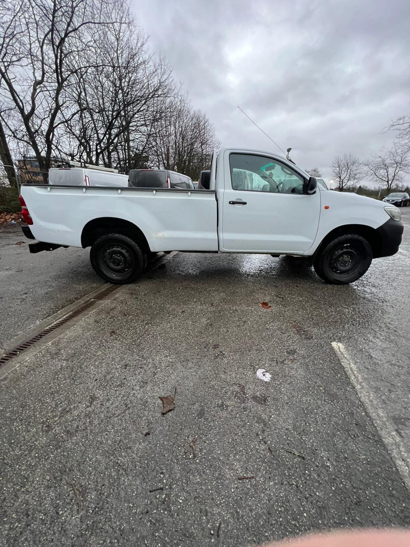 TOYOTA HILUX 109K MILES FULL HISTORY 2 KEYS 1 OWNER - Image 12 of 14