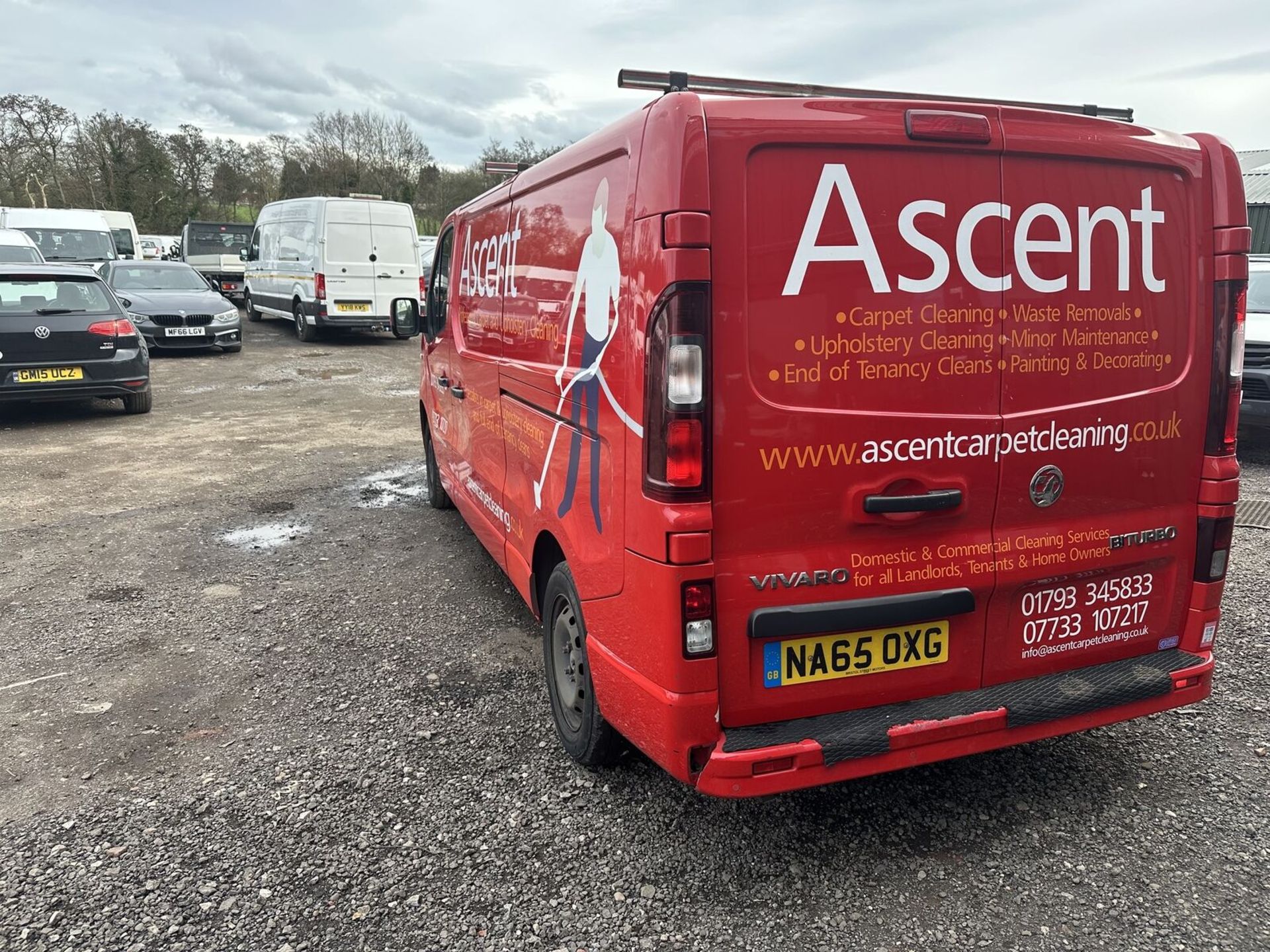 RARE BEAUTY IN RED: 65 PLATE VAUXHALL VIVARO - SPARES OR REPAIRS >>--NO VAT ON HAMMER--<< - Image 3 of 14