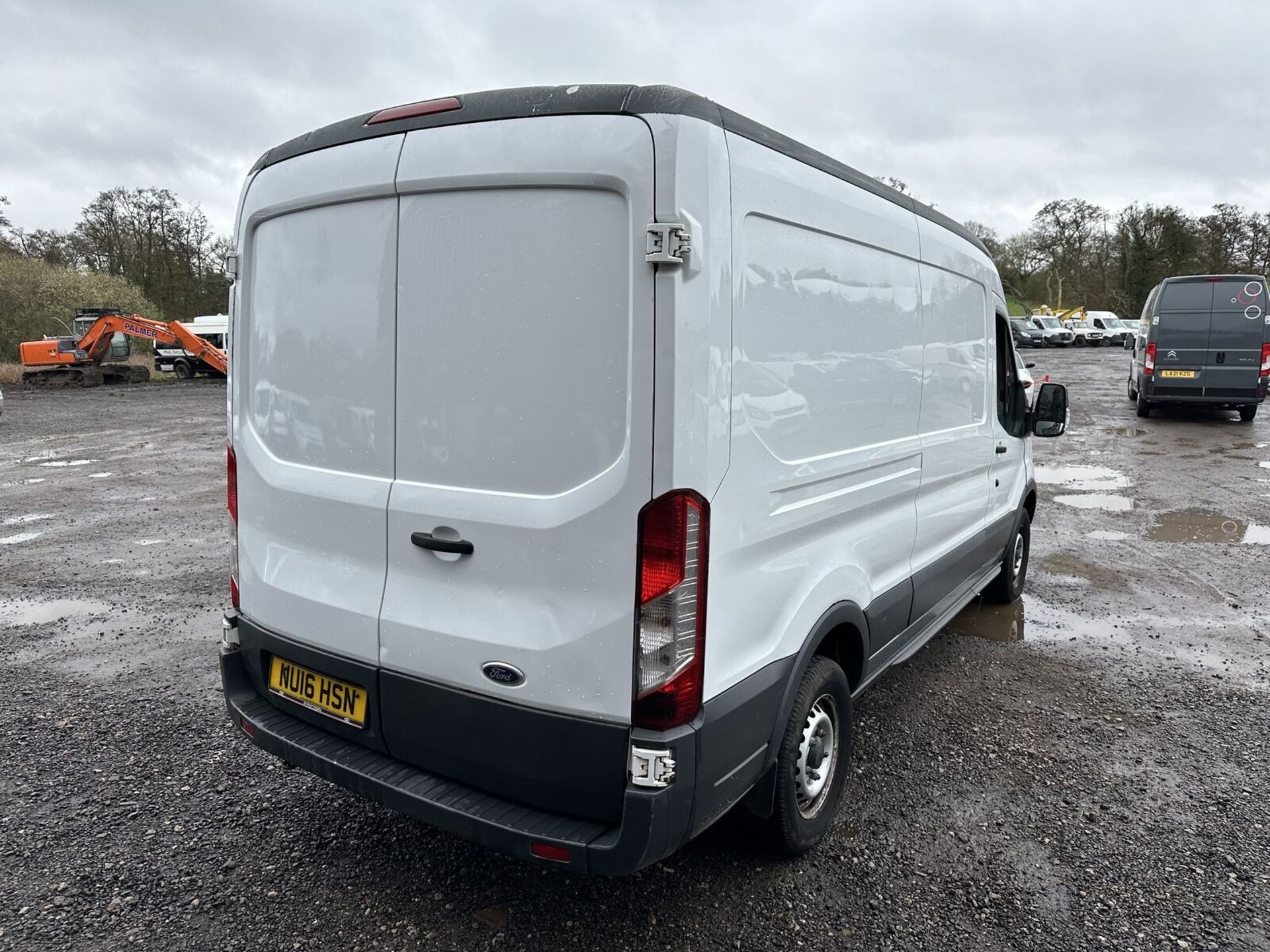 RELIABLE RUNABOUT: 2016 FORD TRANSIT 350 LWB, DIY REPAIR >>--NO VAT ON HAMMER--<< - Image 3 of 15