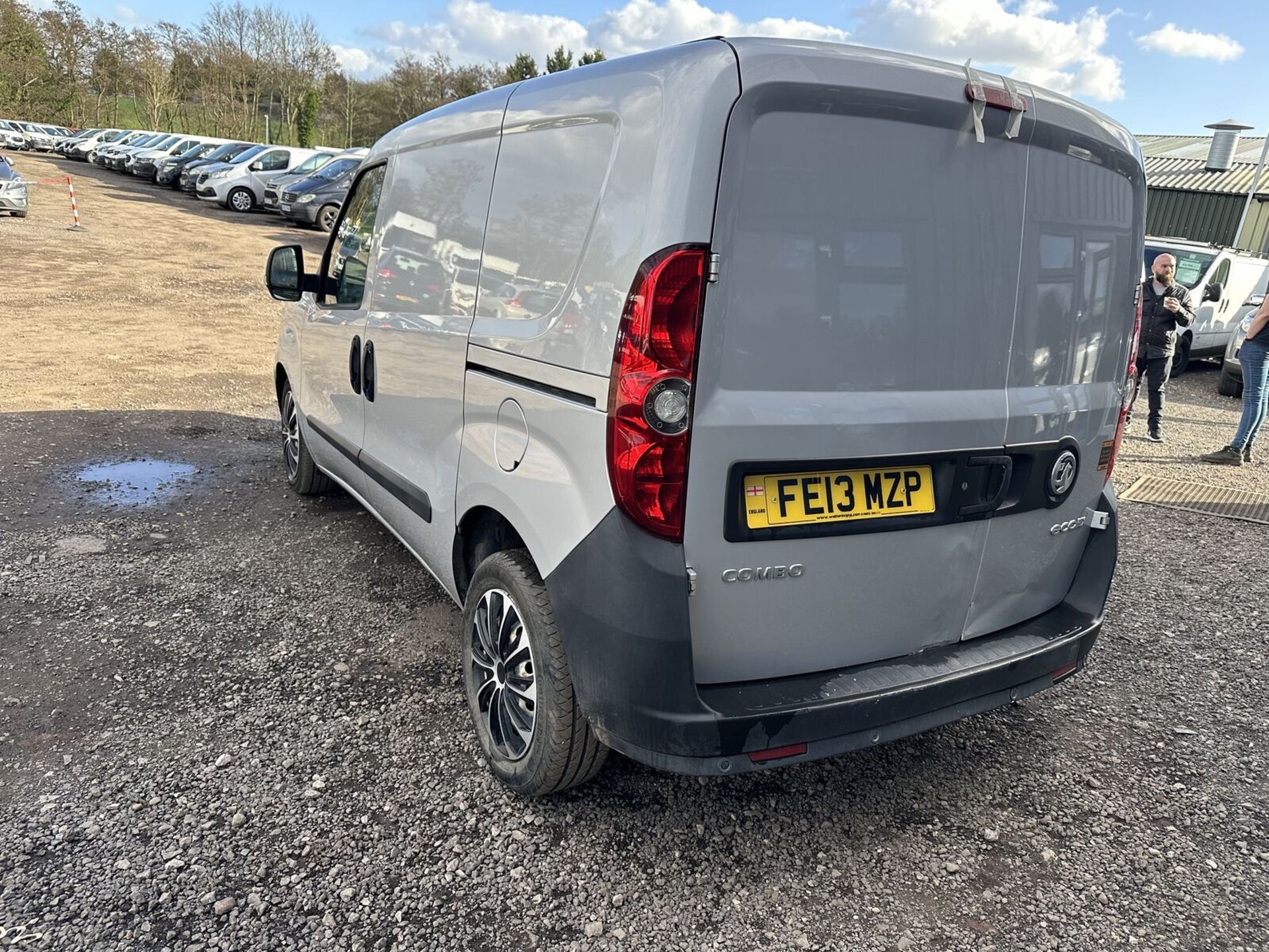 SILVER LINING: VAUXHALL COMBO VAN, SPARES OR REPAIRS >>--NO VAT ON HAMMER--<< - Image 15 of 18