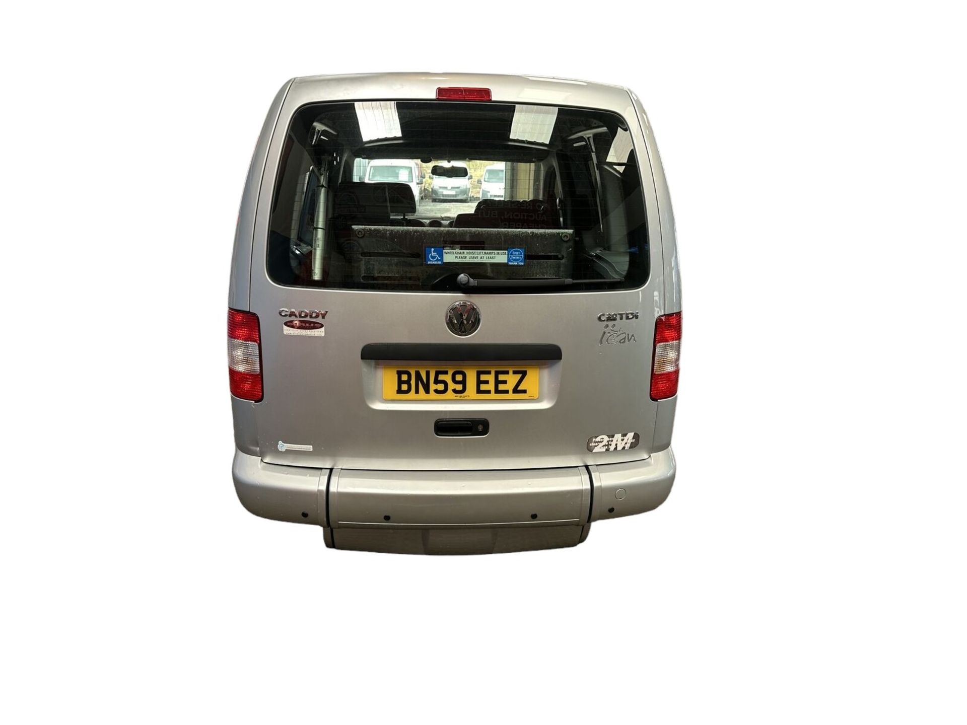 ACCESSIBLE AUTO: LOW MILEAGE VOLKSWAGEN CADDY WITH DISABLED RAMP - Image 6 of 12