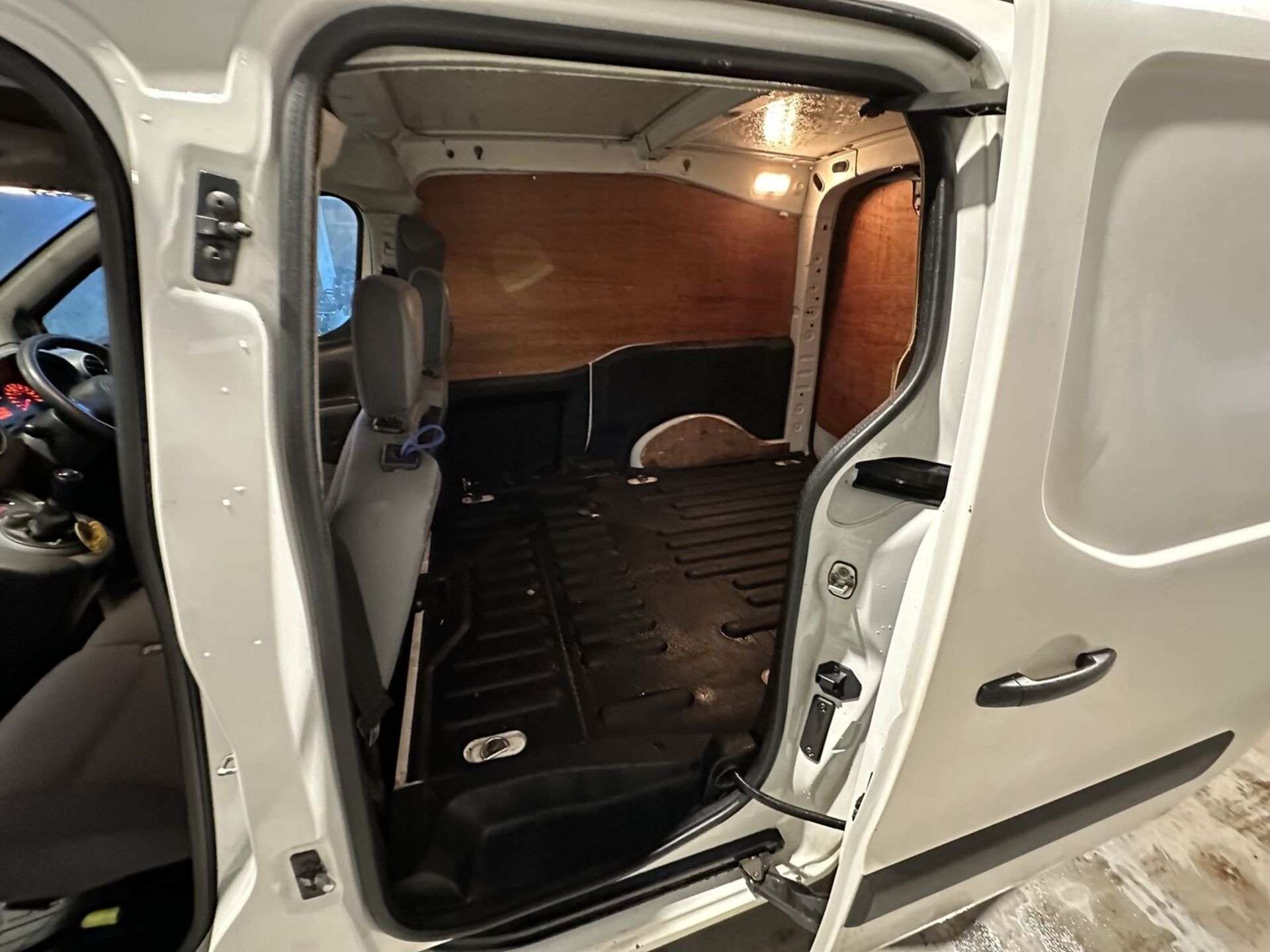 RELIABLE WORKHORSE: CITROEN BERLINGO PARTNER L1 PANEL VAN - Image 4 of 17