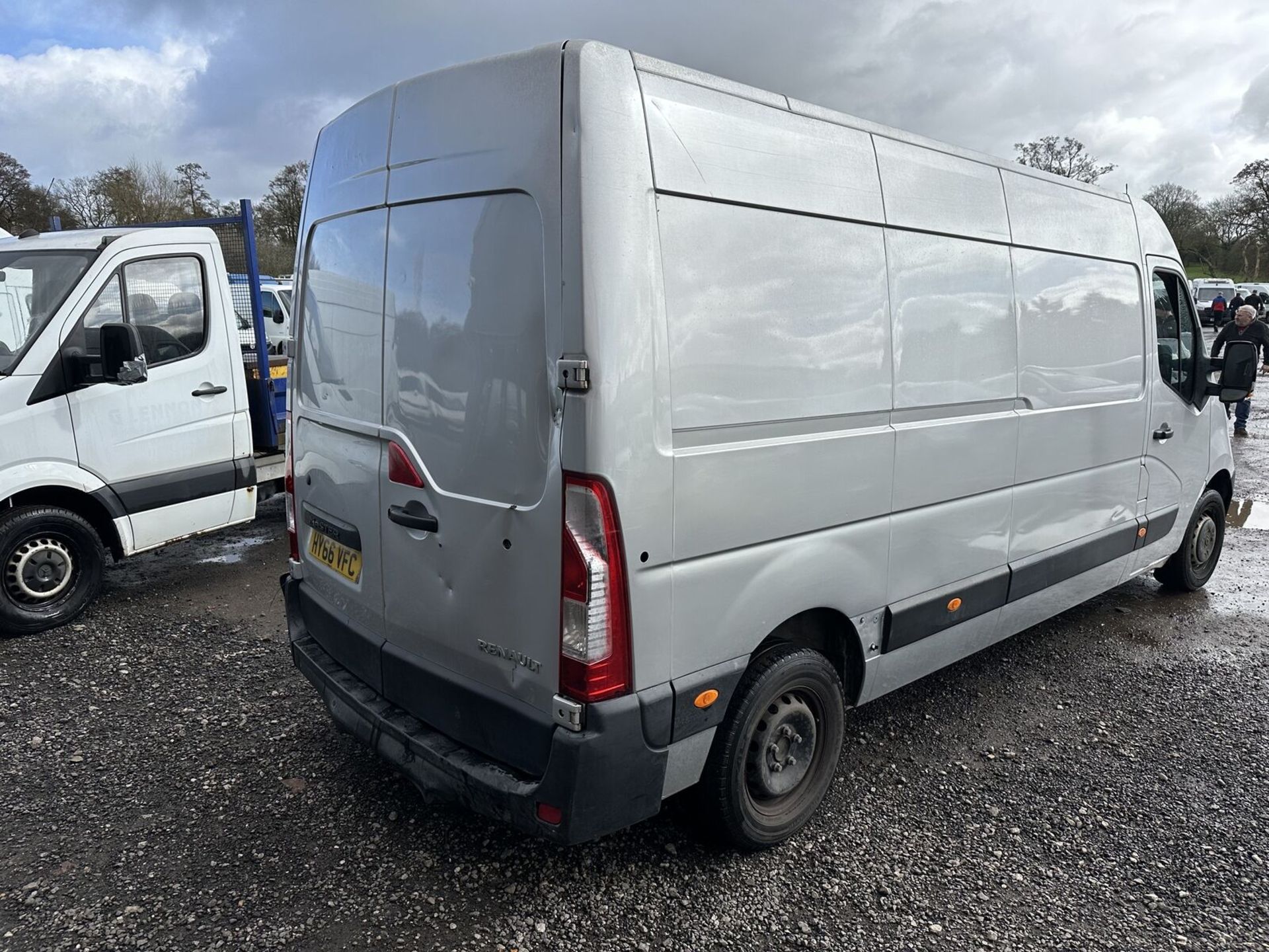 RENAULT MASTER MOVANO: SPARES OR REPAIRS, ENGINE FINE, GEARBOX ISSUE >>--NO VAT ON HAMMER--<< - Image 4 of 13