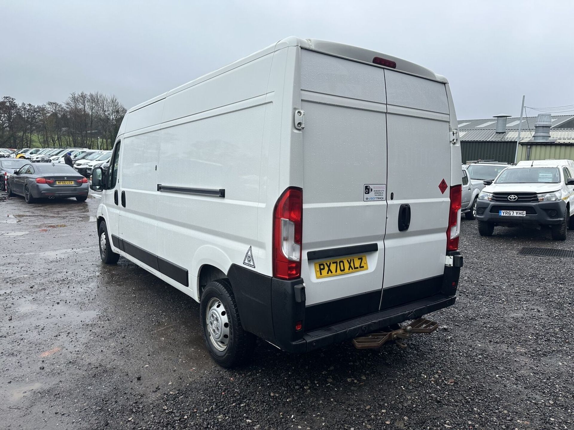 WHITE WONDER: 70 PLATE PEUGEOT BOXER PANEL VAN - Image 5 of 15