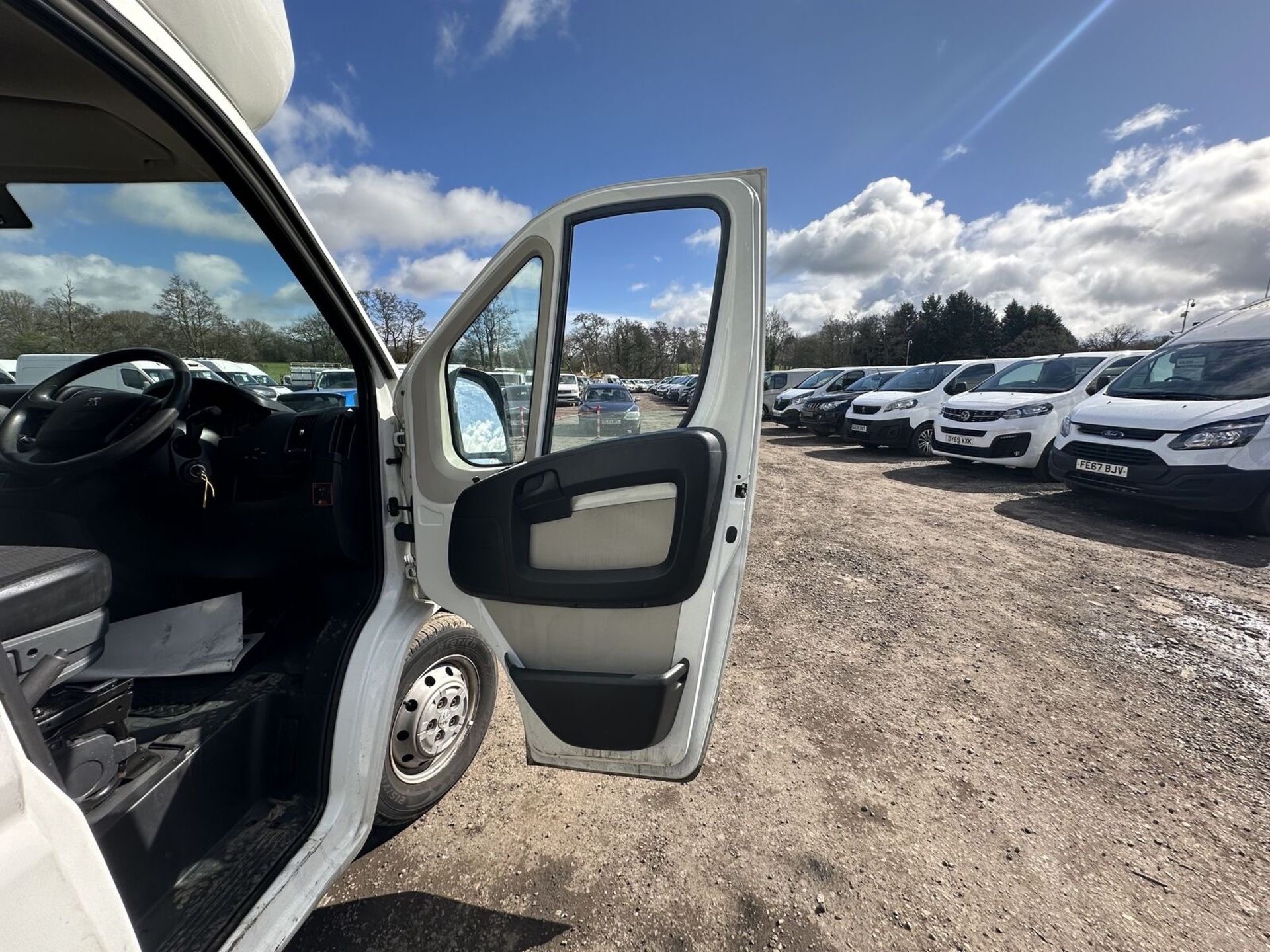 ULTIMATE ULEZ PROJECT: 67 PLATE PEUGEOT BOXER - PERFECT FOR CONVERSION >>--NO VAT ON HAMMER--<< - Image 8 of 14